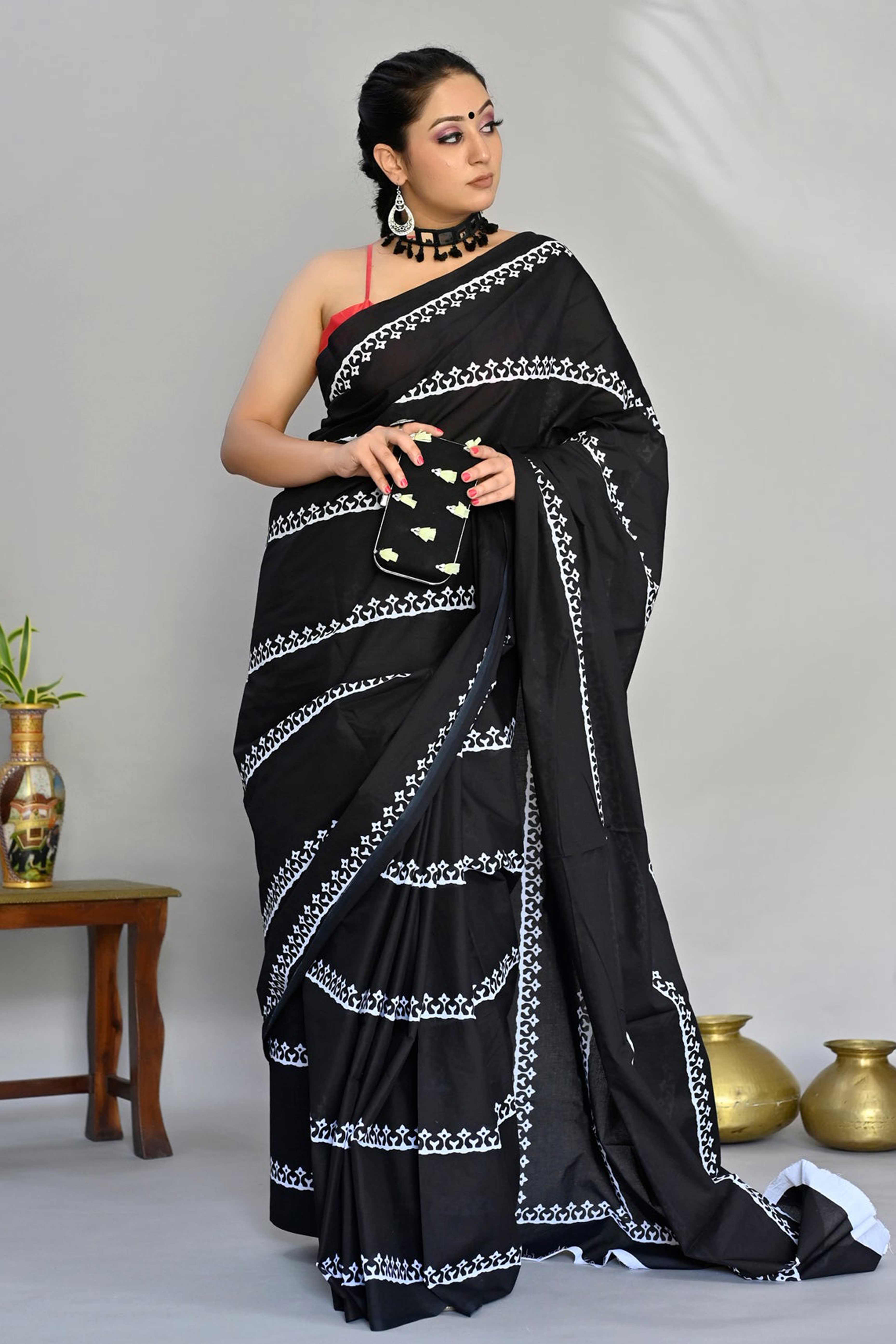 Black Striped Printed Linen Saree