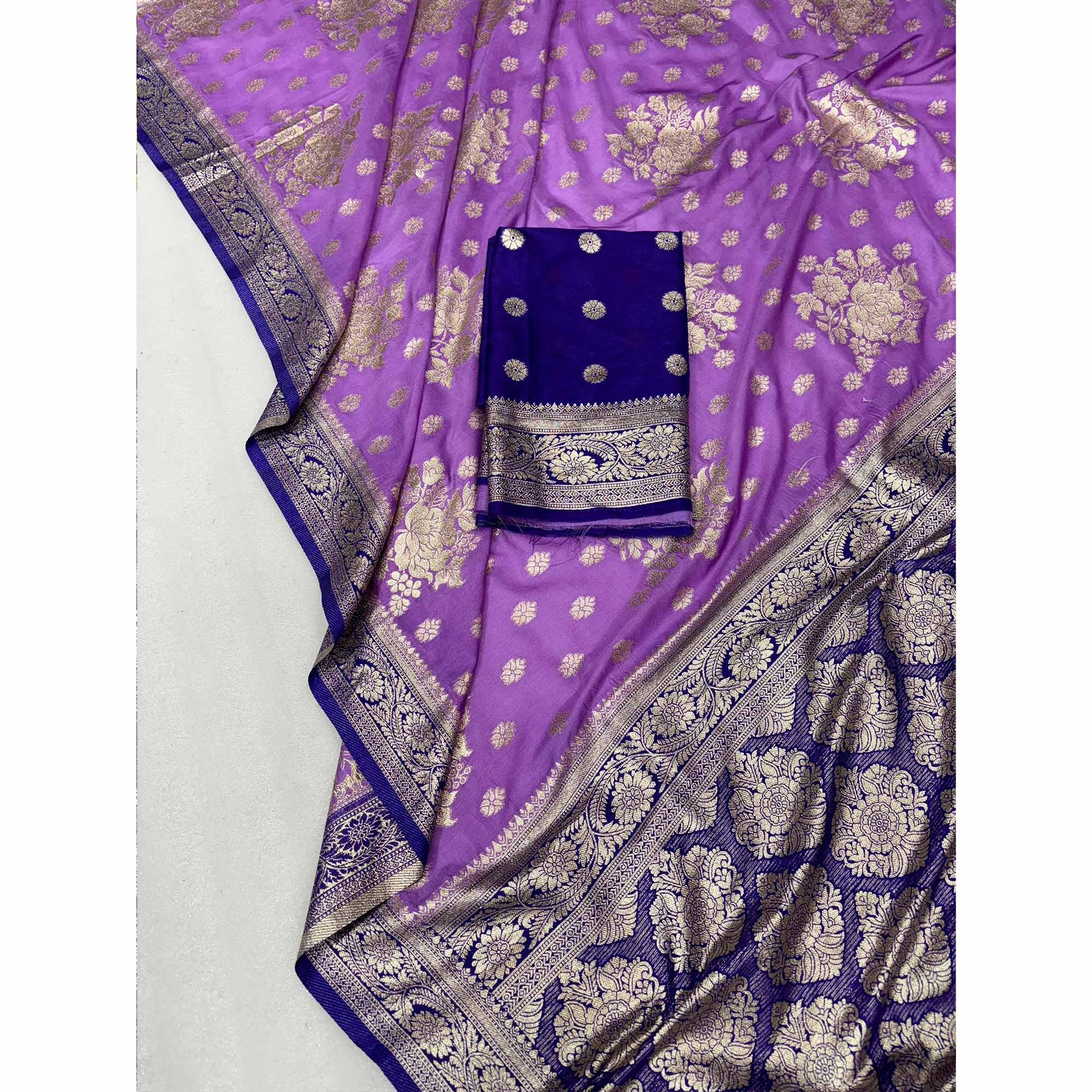 Lavender Dola Silk Woven Saree with Allover Zari Butti Design