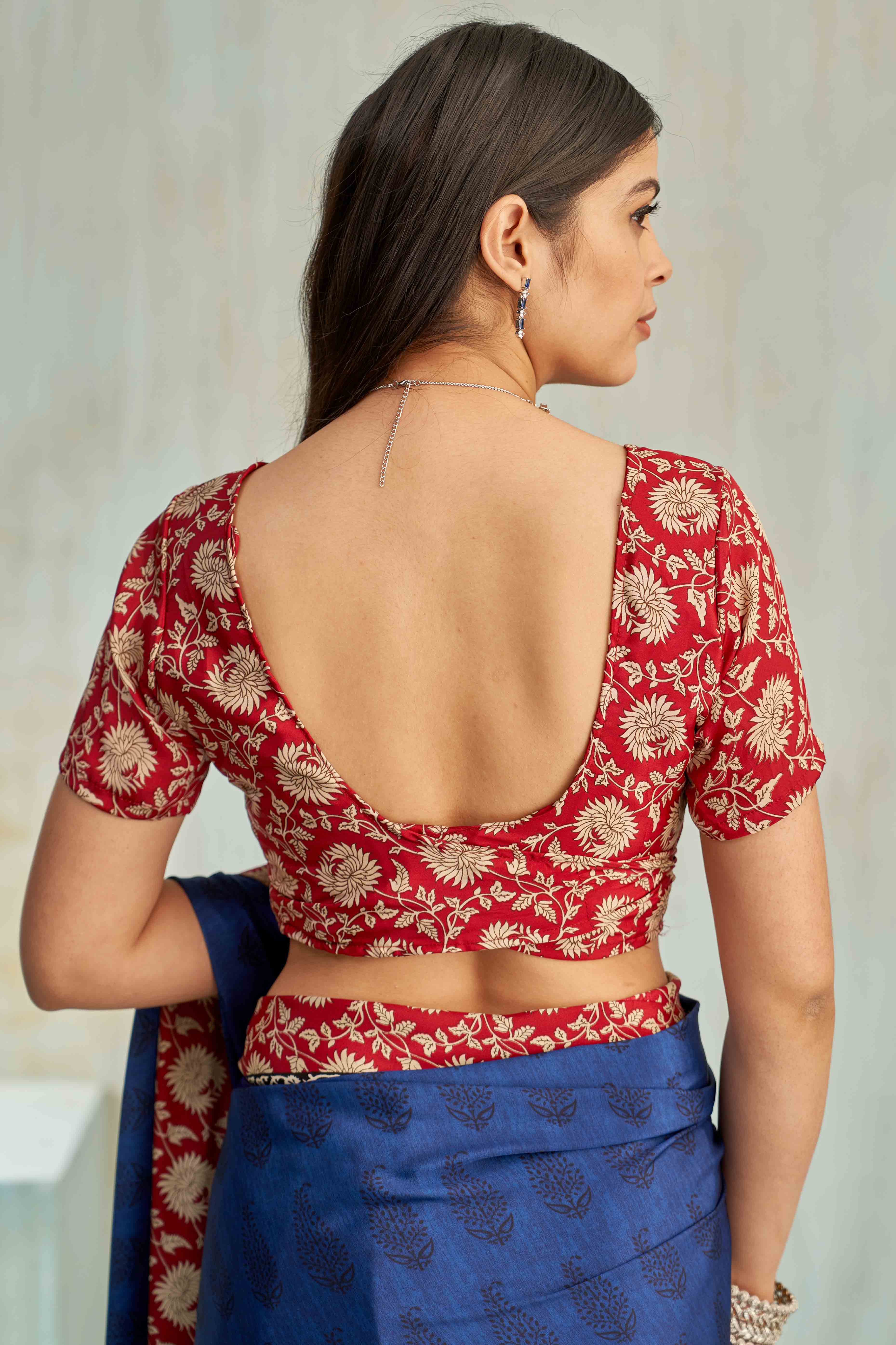 Navy Blue Crepe Silk Saree Featuring Delicate Floral Print Work