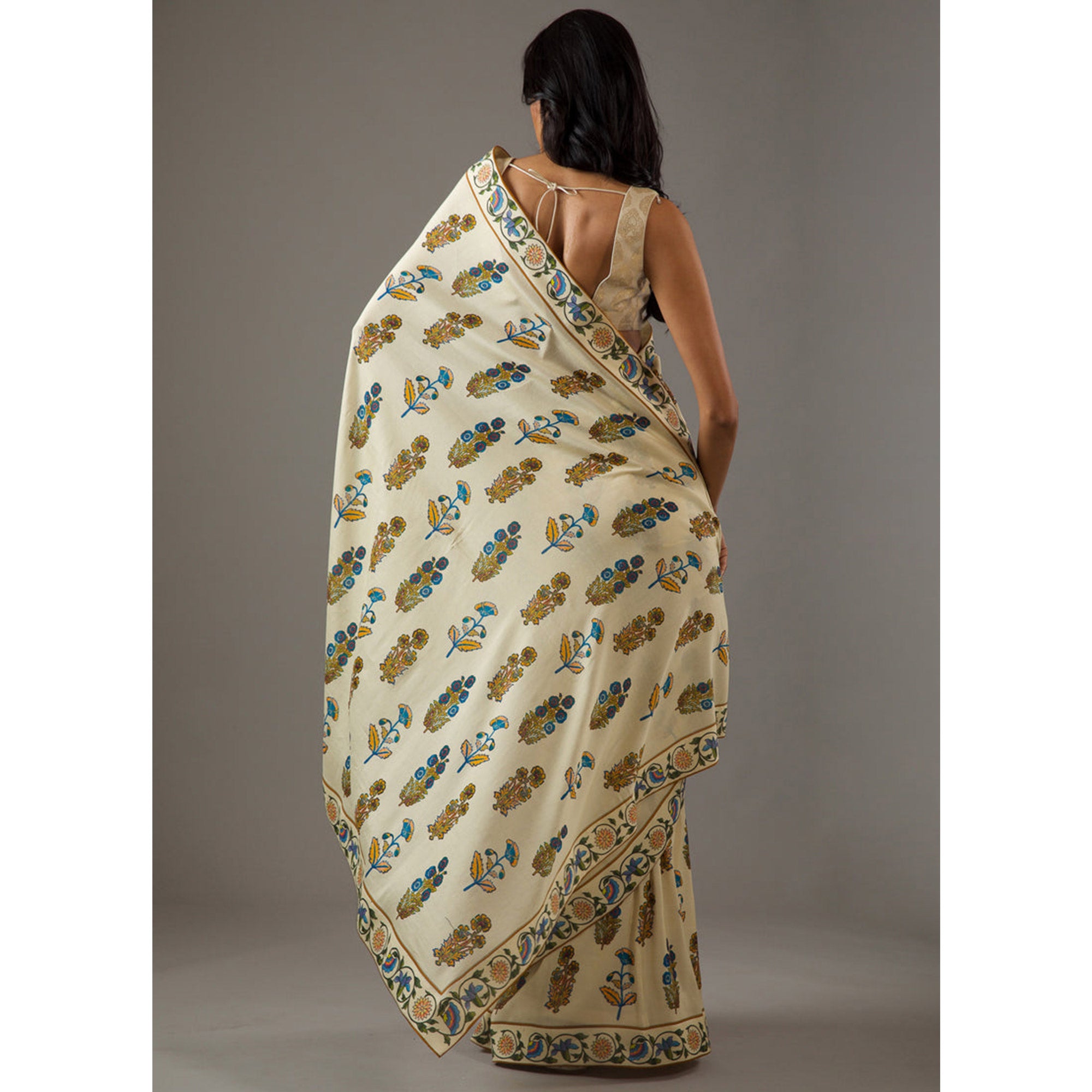 Cream Floral Printed Chiffon Saree