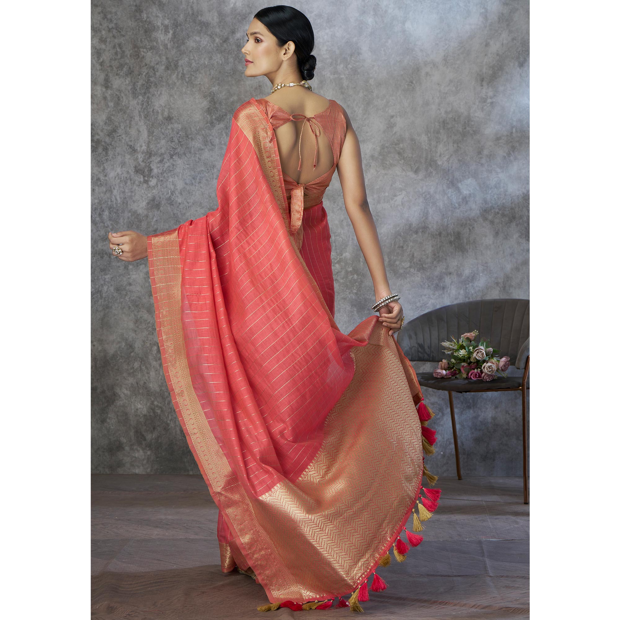 Gajari Pink Woven Cotton Silk Saree With Tassels