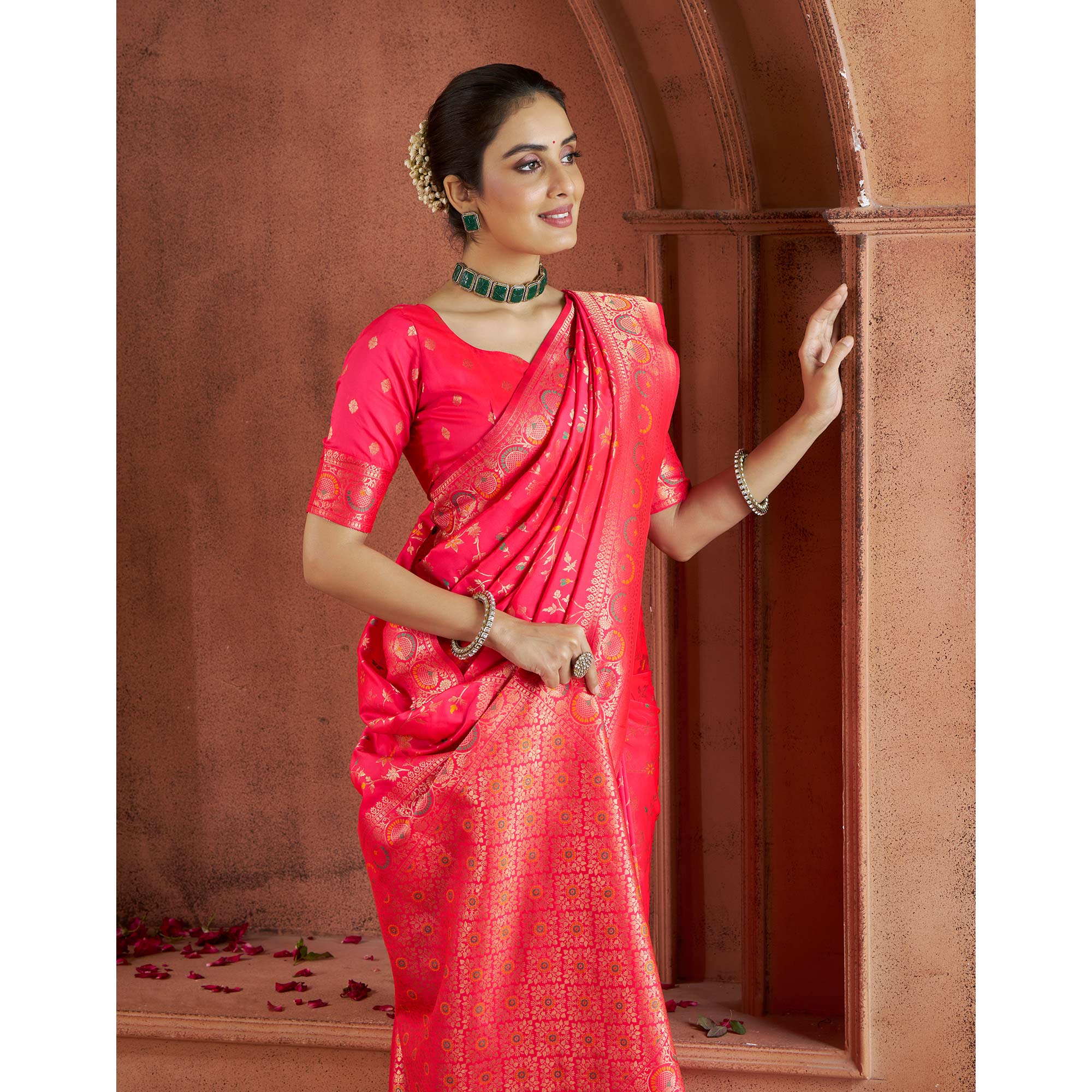 Gajri Pink Floral Woven Pure Banarasi Silk Saree