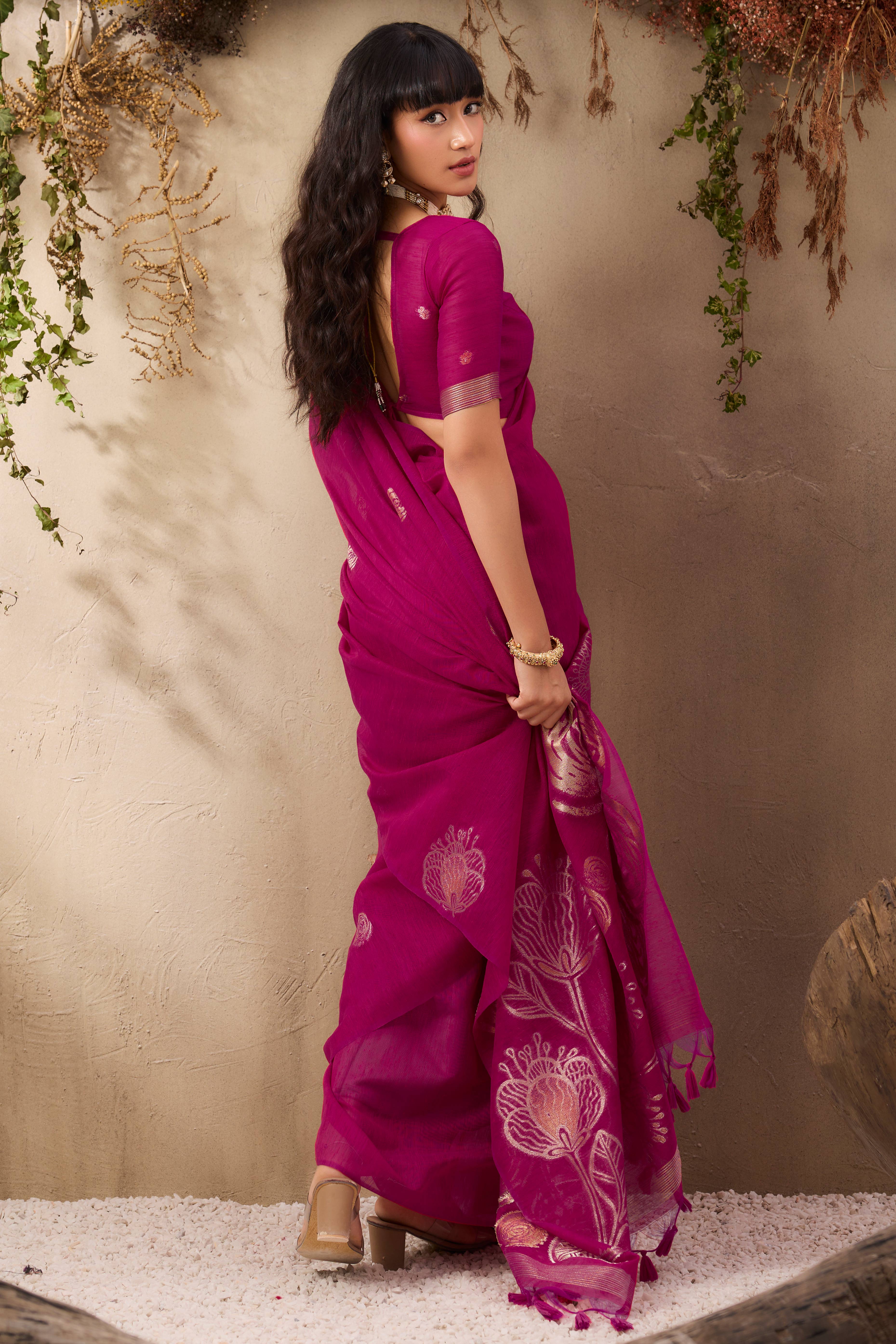 Pink Heritage Munga Art Silk Saree Highlighted with Fine Zari Weaving