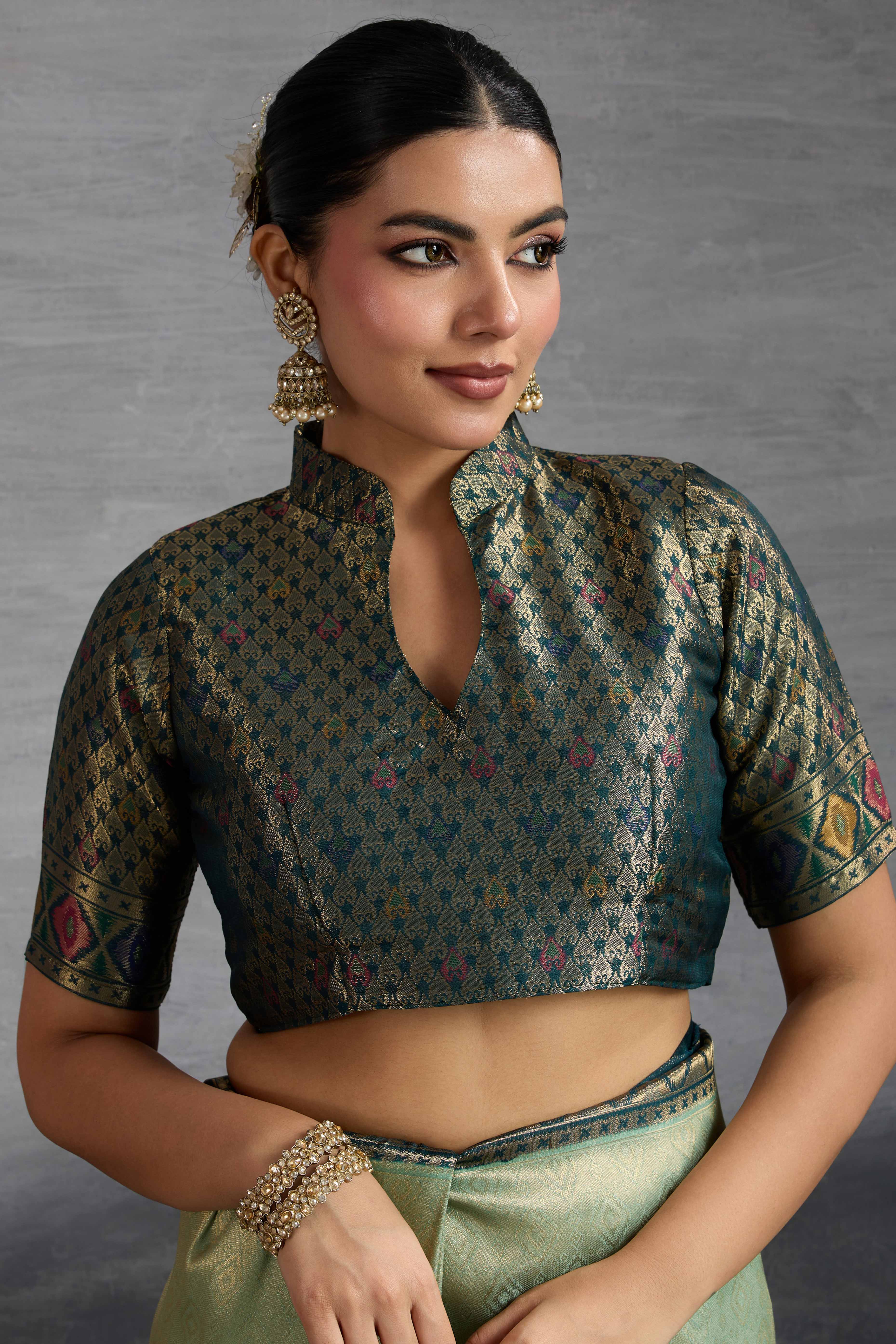 Mint Green Kanjivaram Silk Saree With Traditional Kadiyal Style Zari Weaving &  Meenakari Pallu