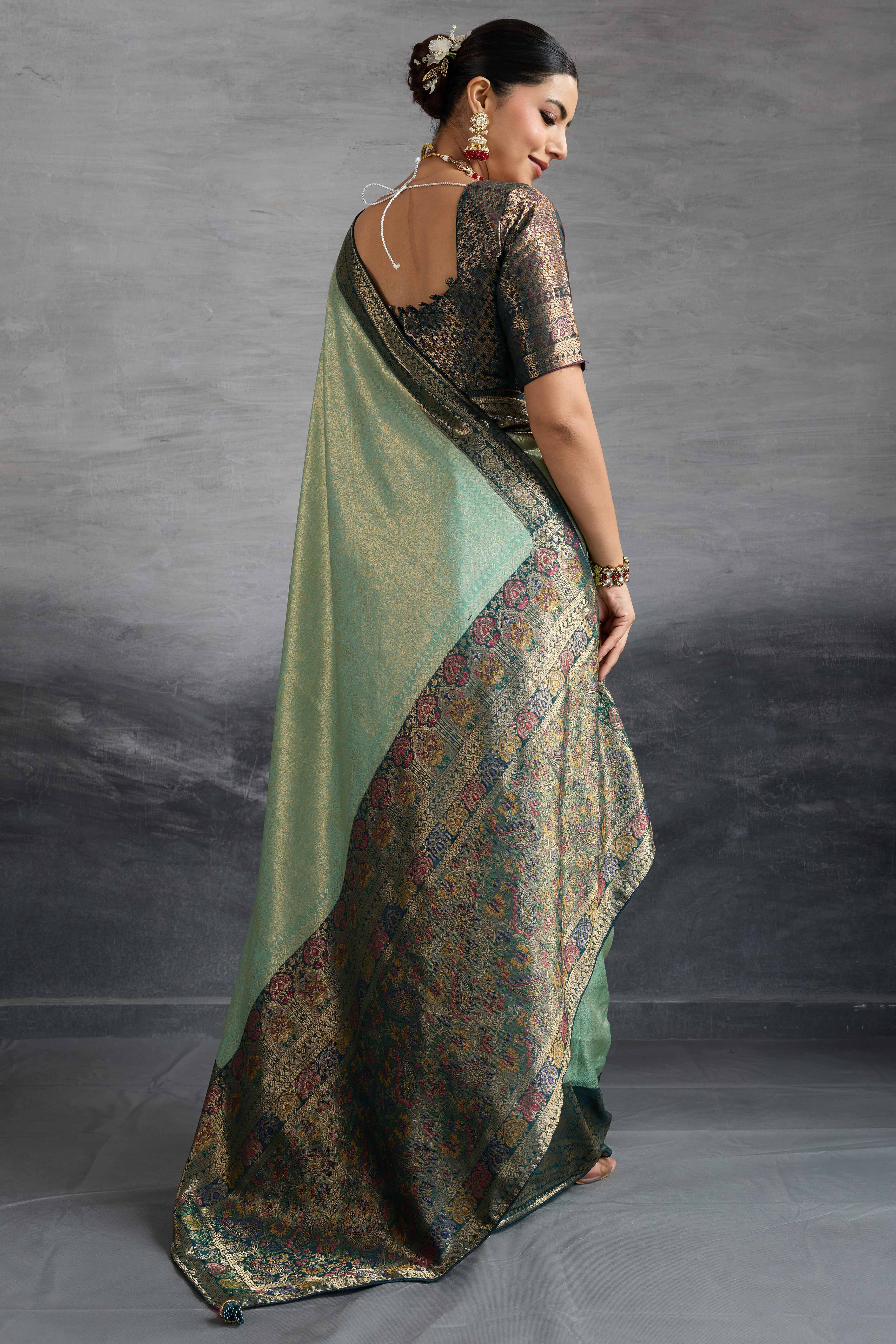 Mint Green Kanjivaram Silk Saree In Kadiyal Style Zari Weaving With Ornate Meenakari Pallu