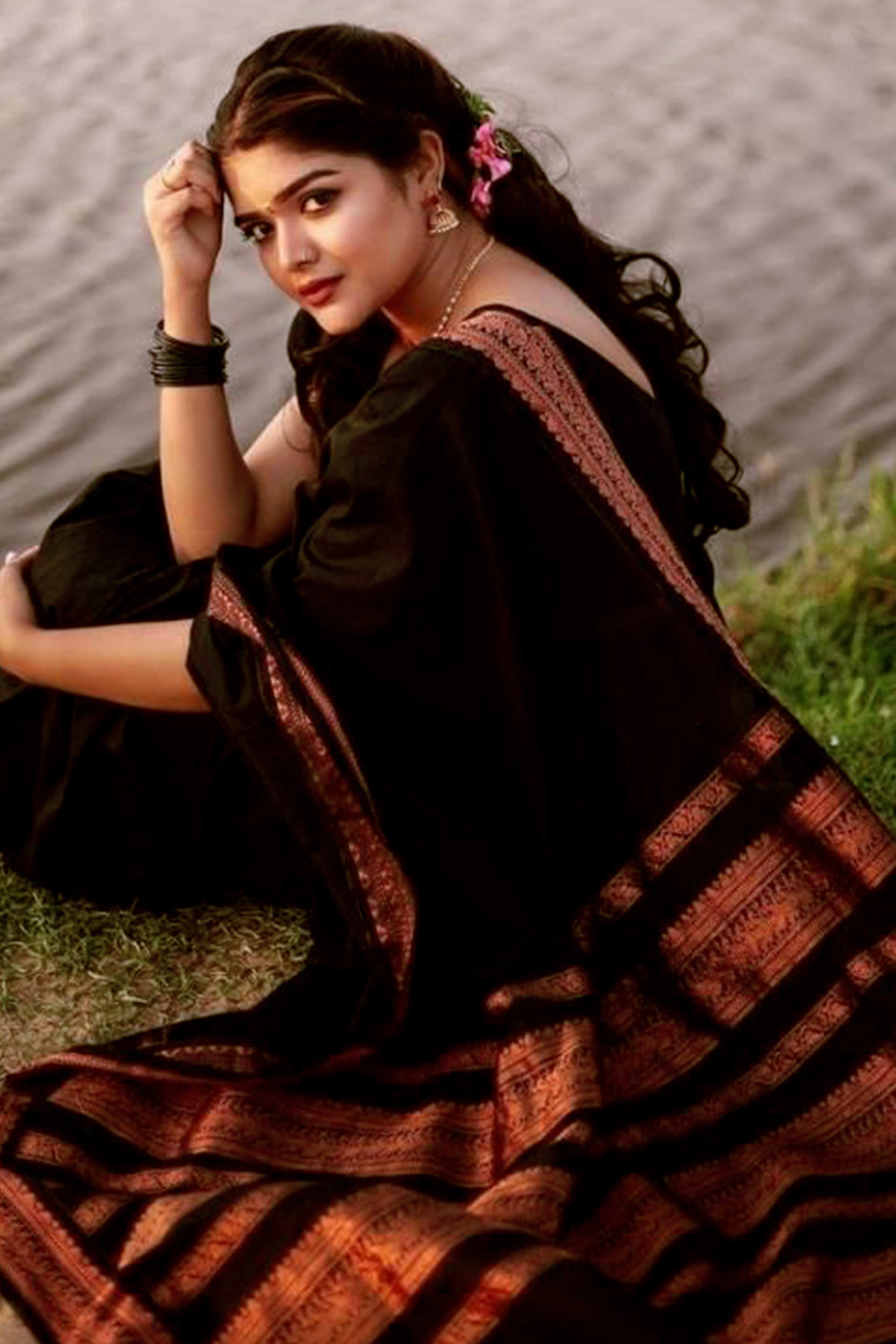 Black Banarasi Silk Saree with Zari Woven Border Design