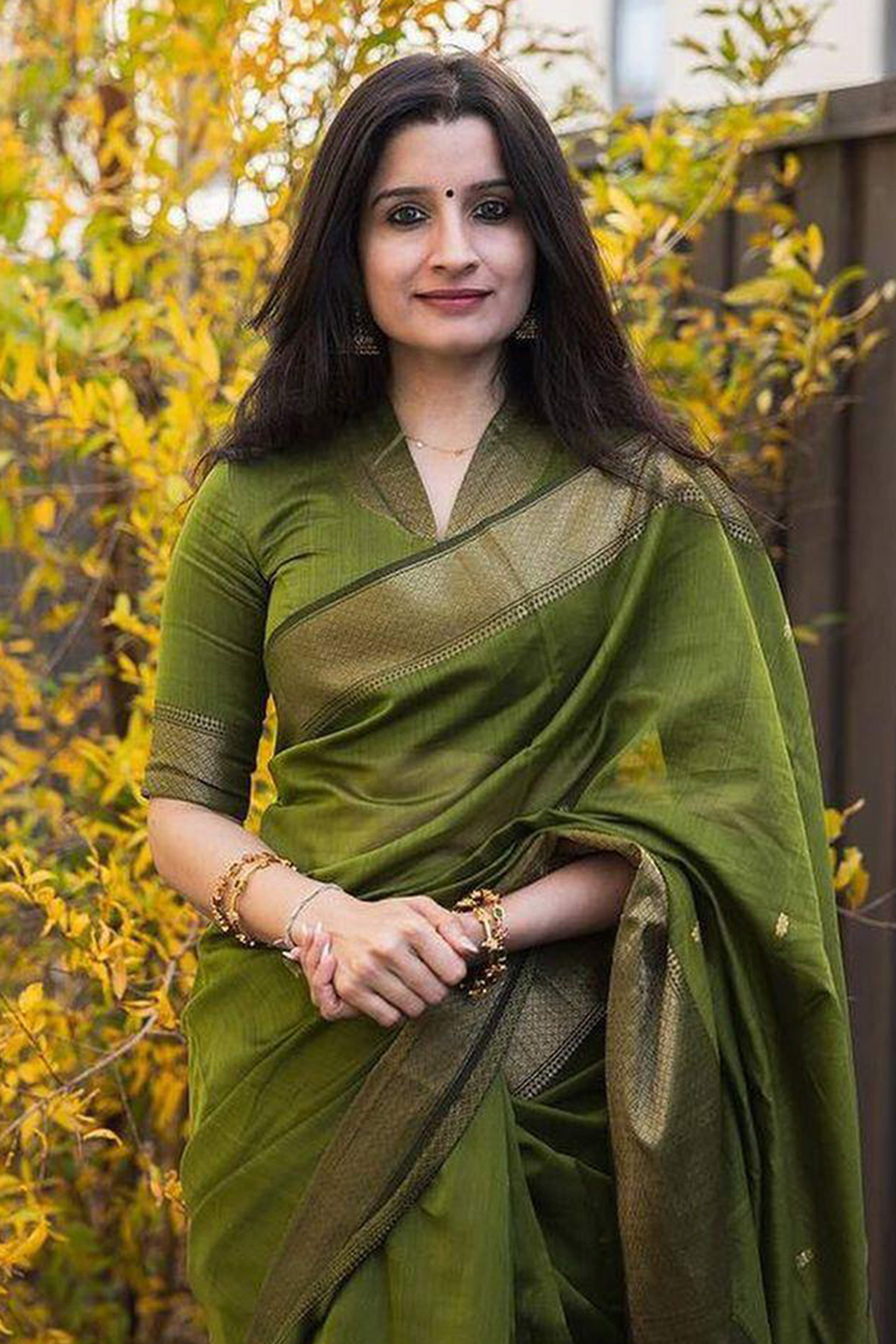 Green Floral Woven Lichi Banarasi Silk Saree