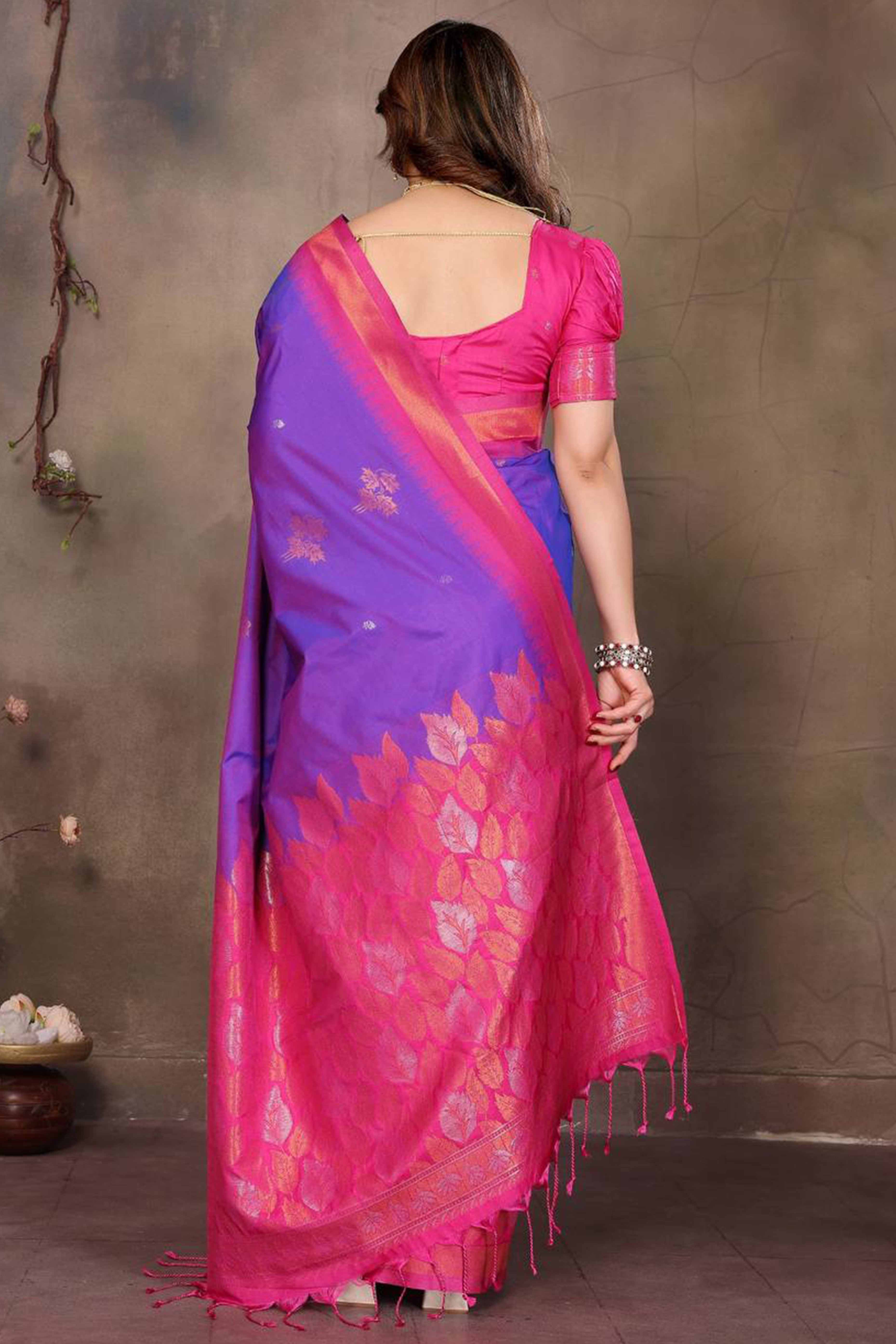 Purple Leaf & Floral Motif Banarasi Silk Saree With Luxurious Zari Weaving Two Tone Weaving