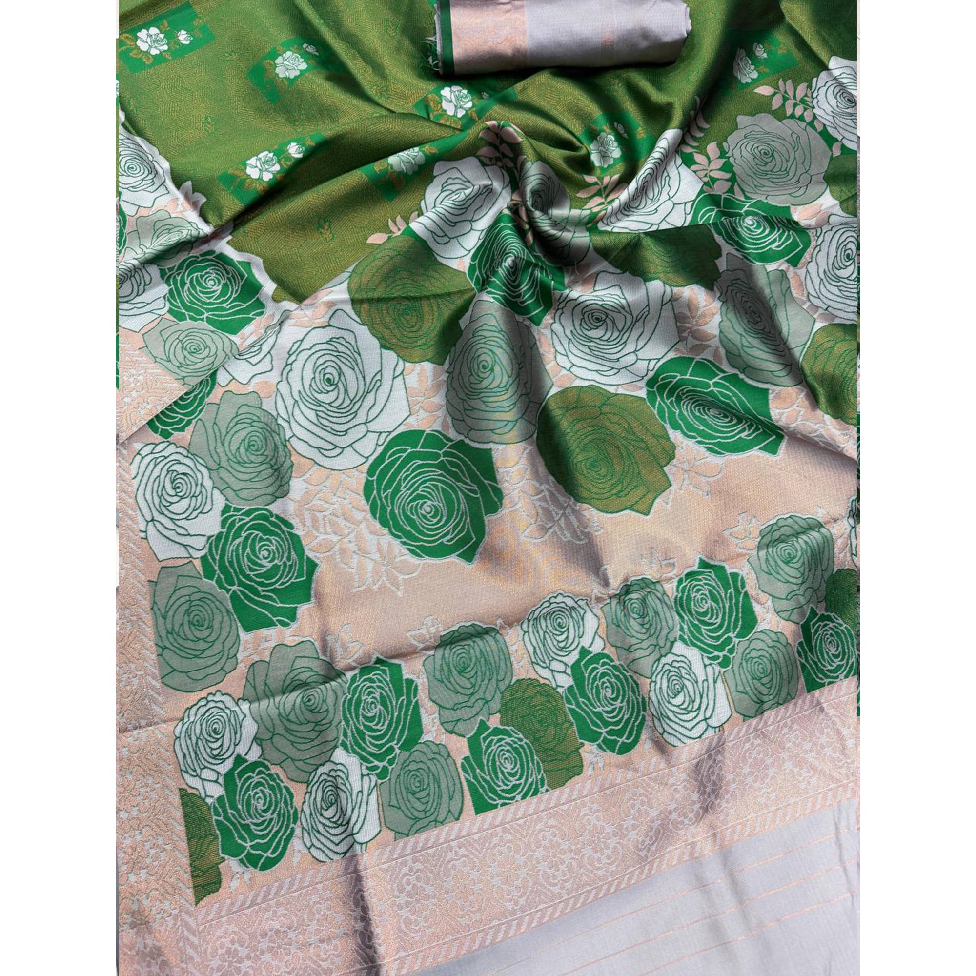 Green Handloom Banarasi Silk Saree Enhanced with Artistic Floral Zari Weaving for Timeless Appeal