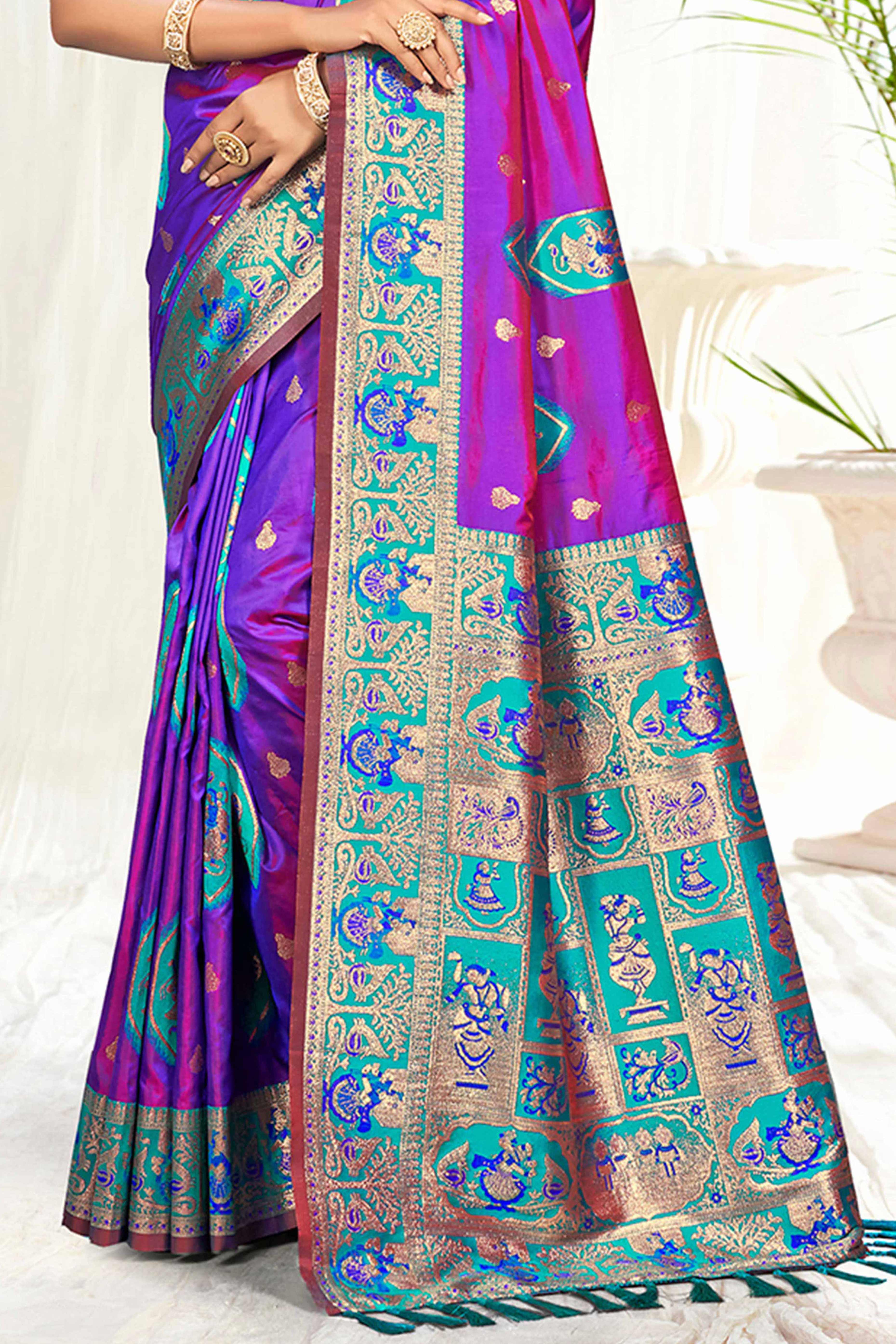 Mesmerizing Purple Traditional style Weaving Silk Blend Saree With Graceful Tassel Pallu