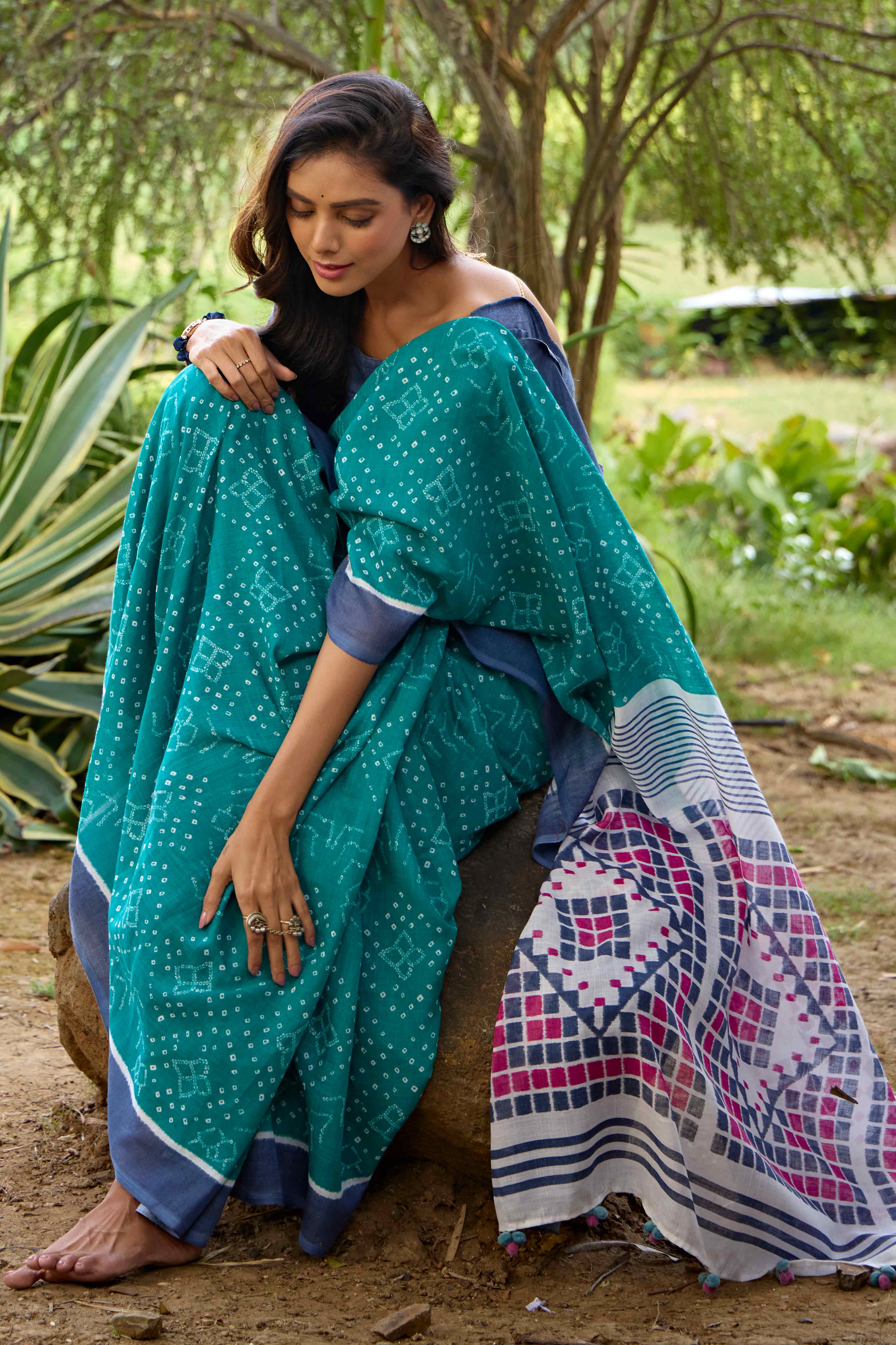 Rama Green Bandhani Printed Linen Saree