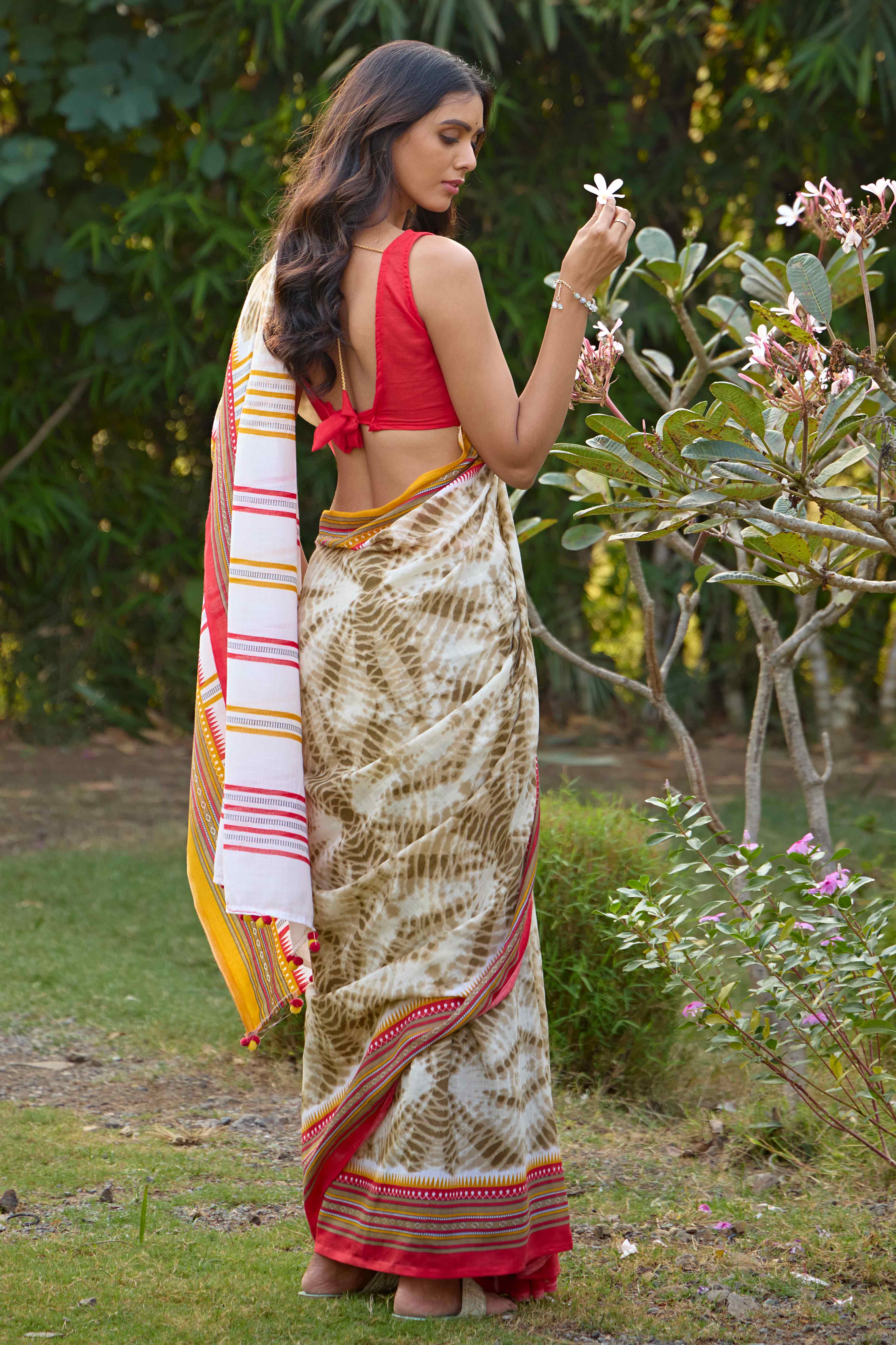 Off White Tie Dye Printed Linen Saree