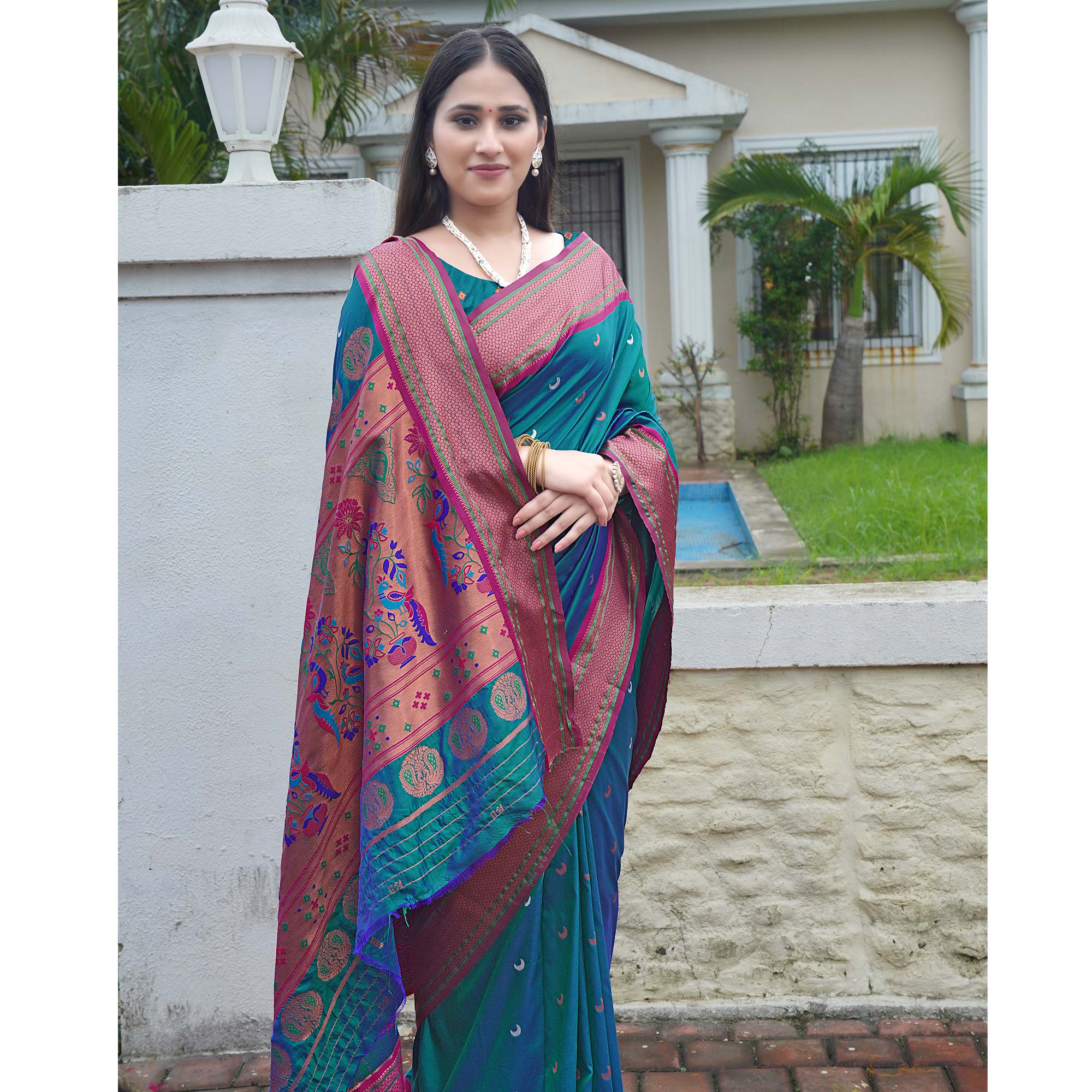 Morpich Woven Paithani Art Silk Saree