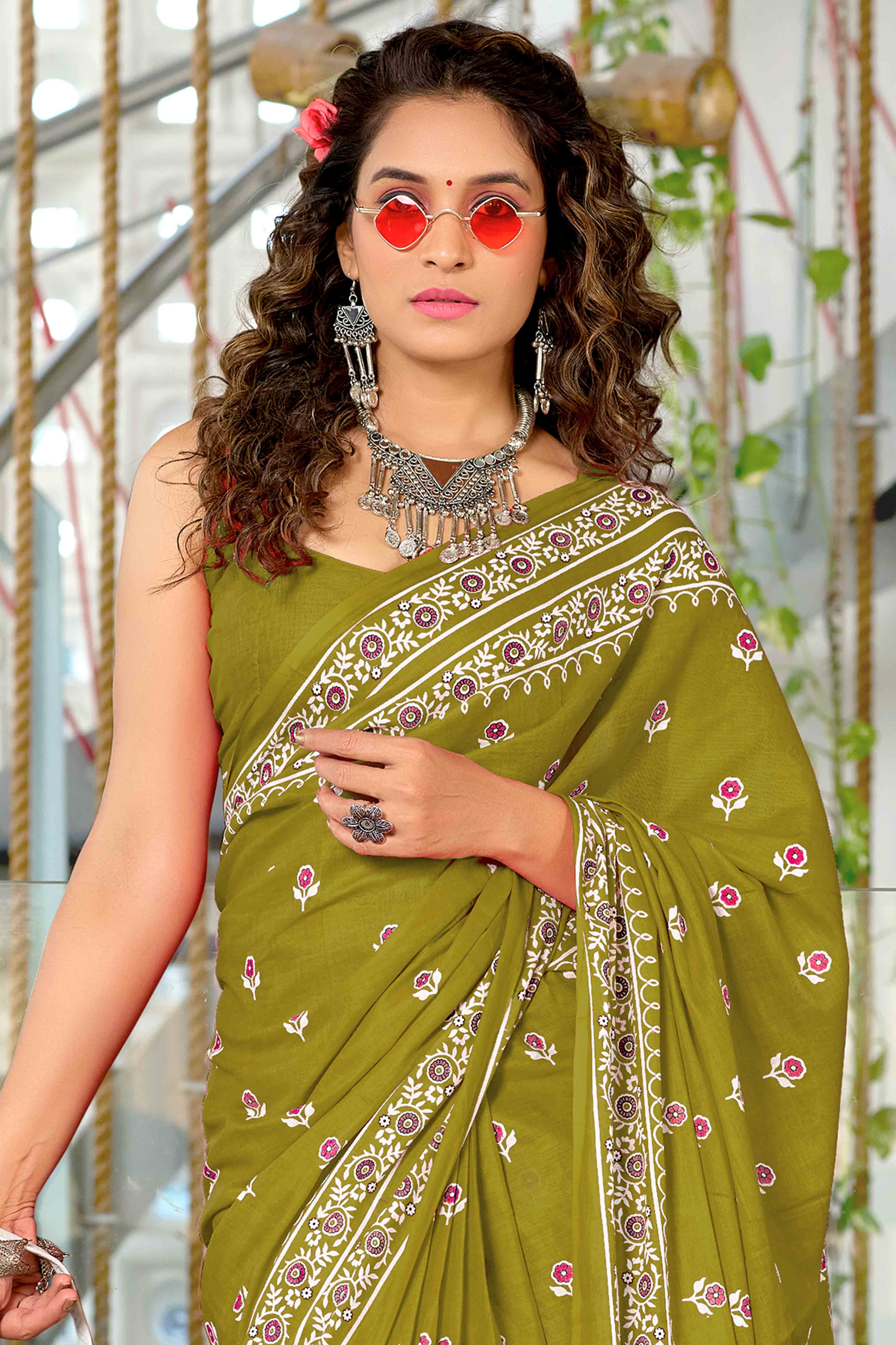 Mehendi Green Soft Cotton Saree with Elegant Floral Print