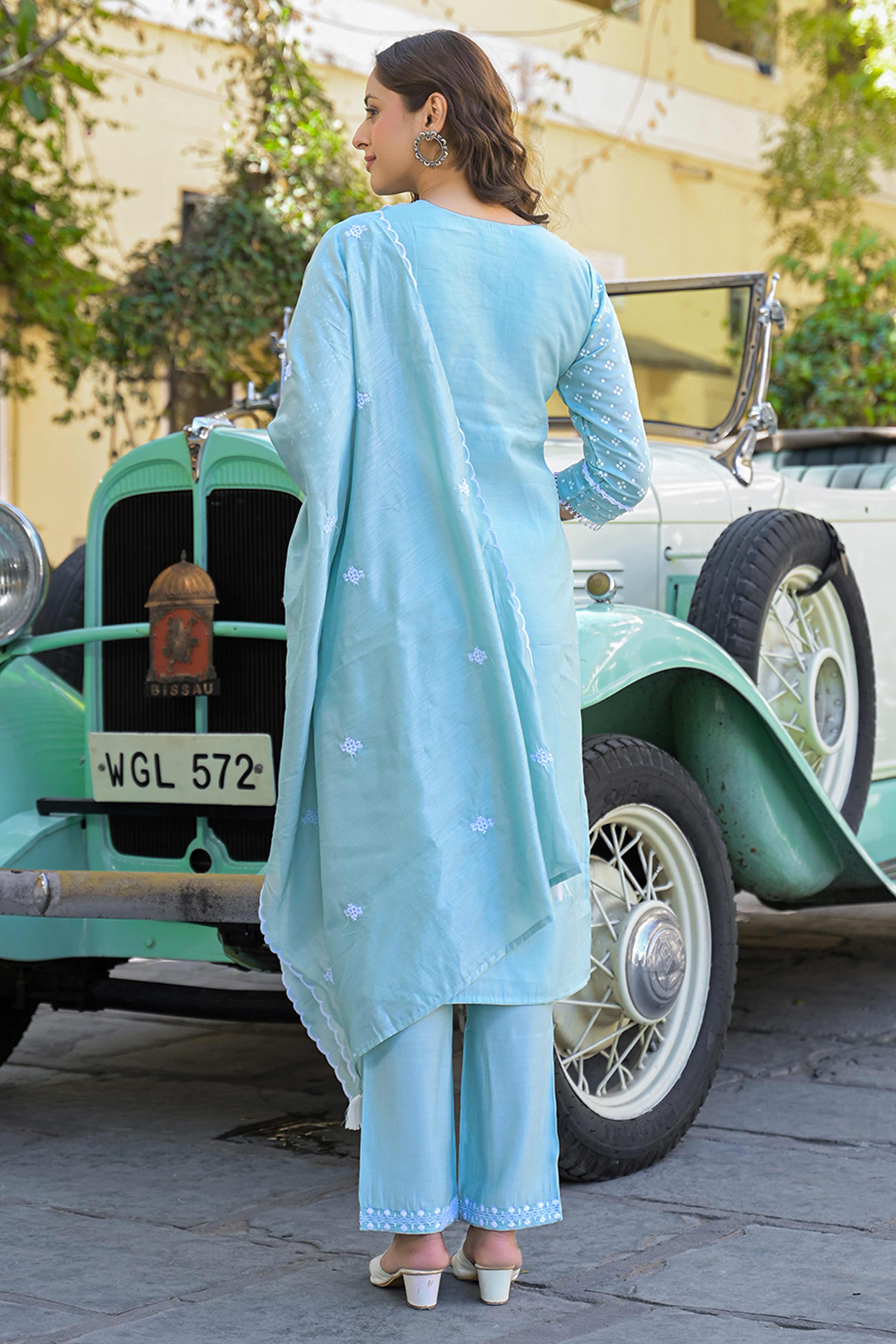 Turquoise Floral Embroidered Chanderi Silk Straight Salwar Suit