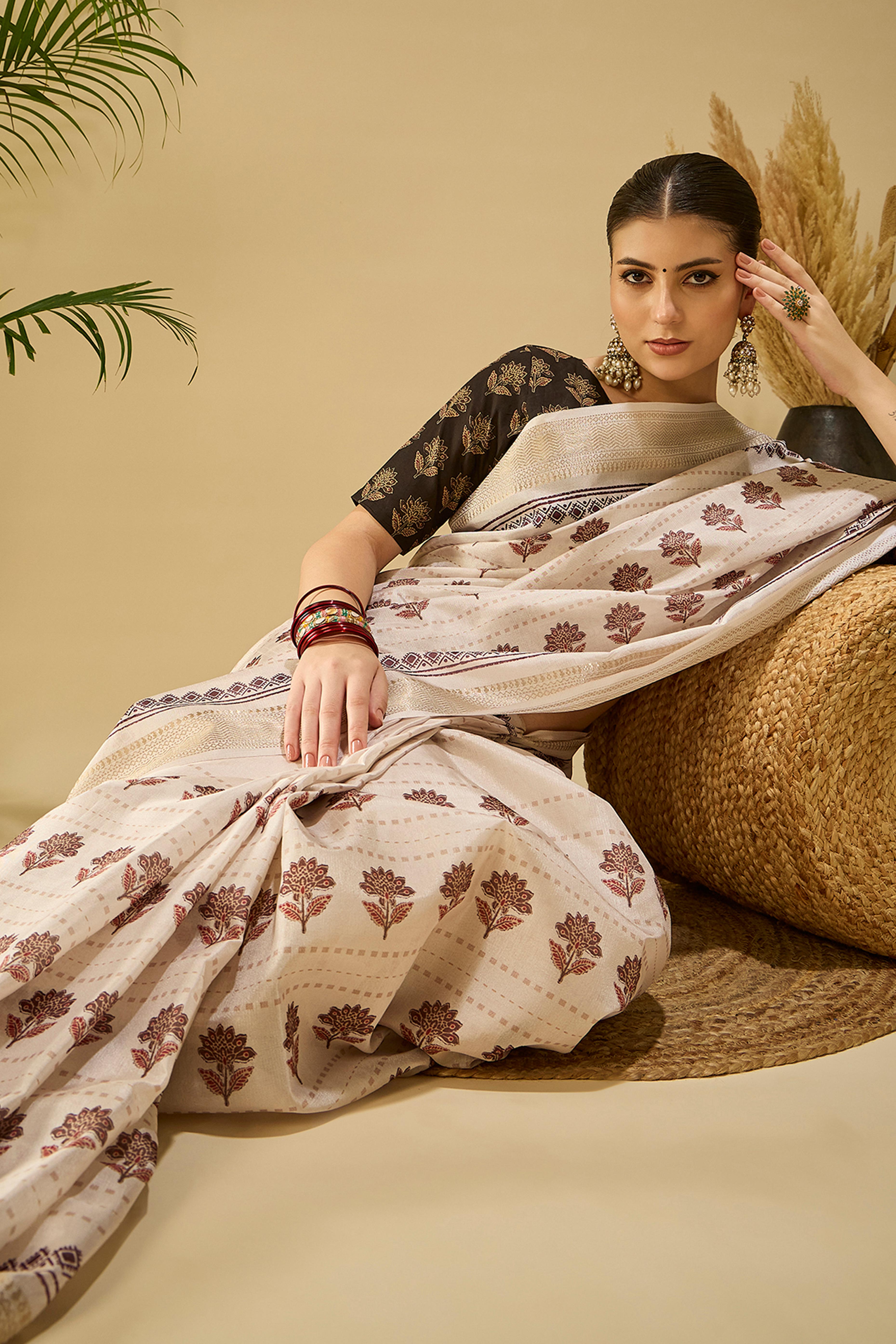 Classic Cream Floral Katki Cotton Silk Saree Adorned With Tassel Finished Pallu