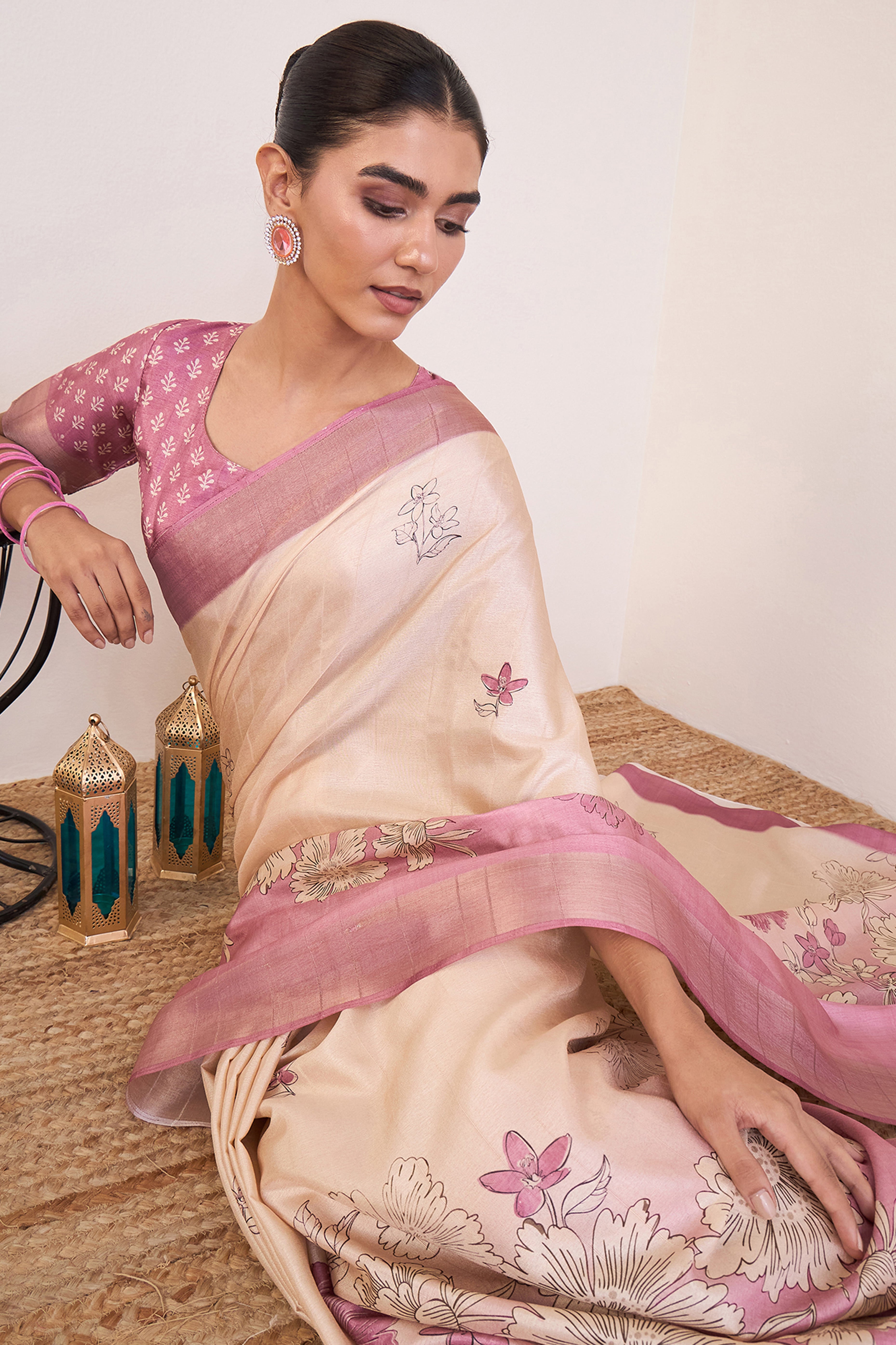 Elegant Light Pink Floral Printed Kotha Cotton Silk Saree Reflecting Subtle Sophistication