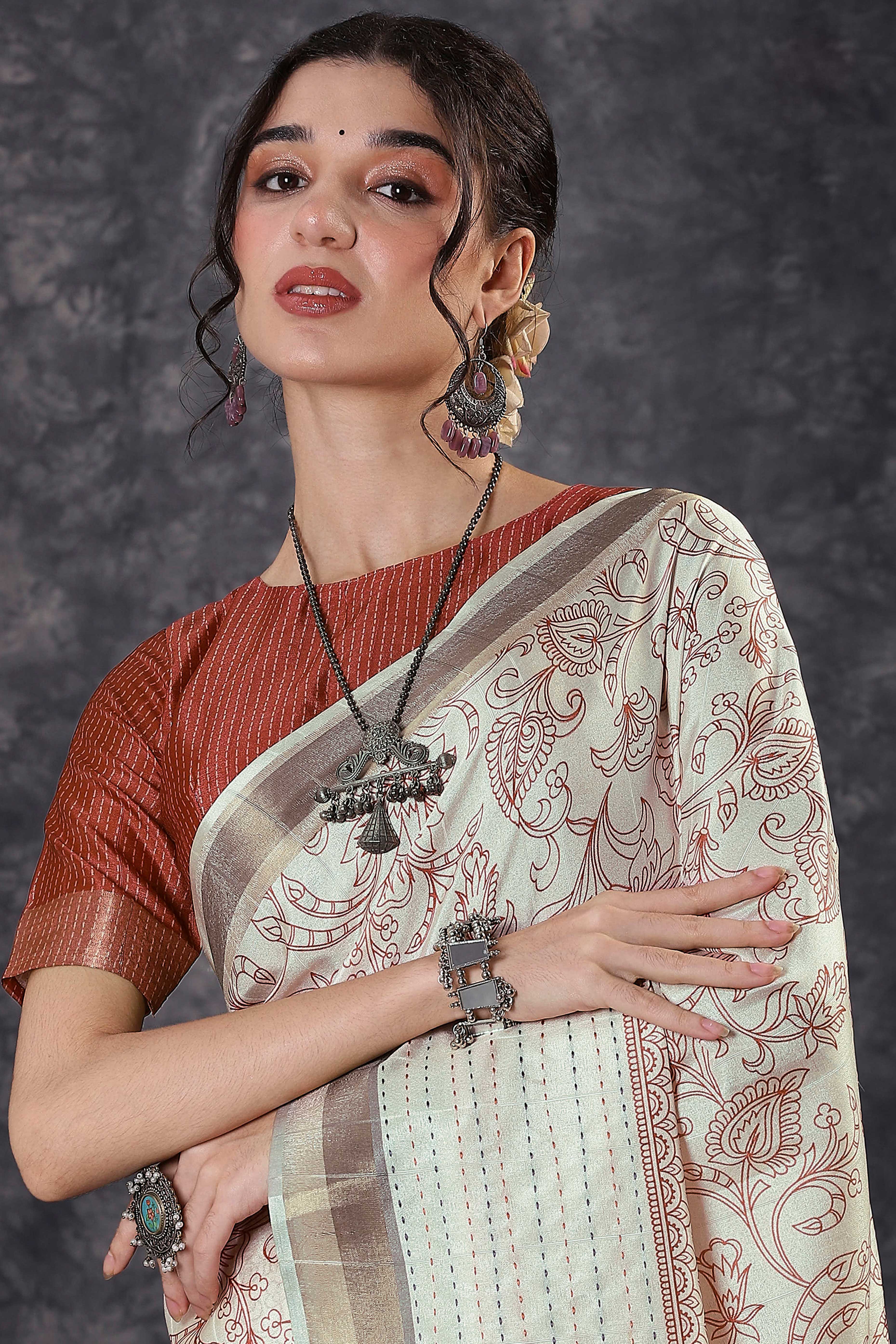 Offwhite & Rust Floral Printed Kotha Cotton Silk Saree With Beautifully Crafted Katha Embroidery