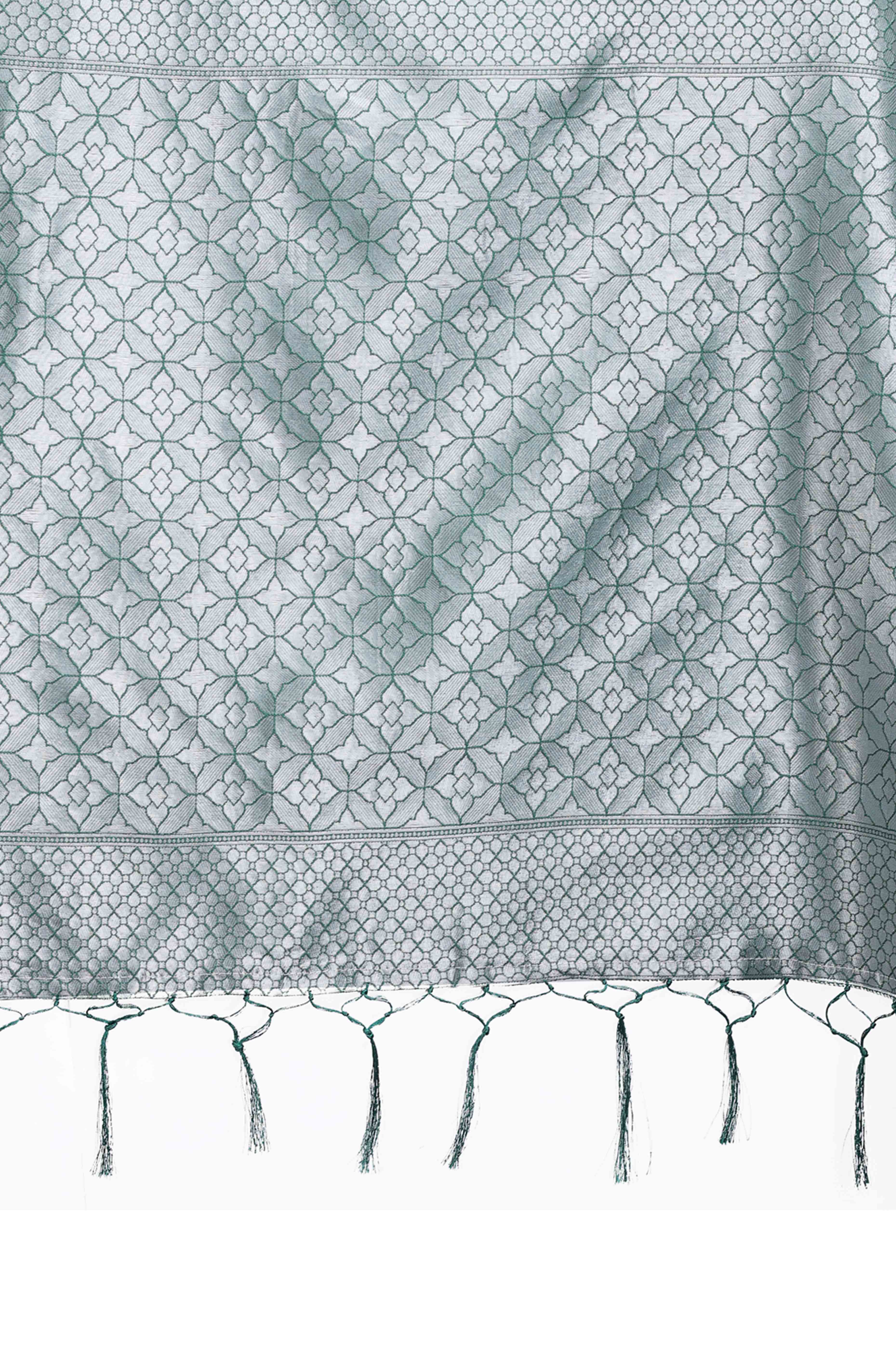 Elegant Cream Zari Weaving Silk Blend Saree with Timeless Sophistication