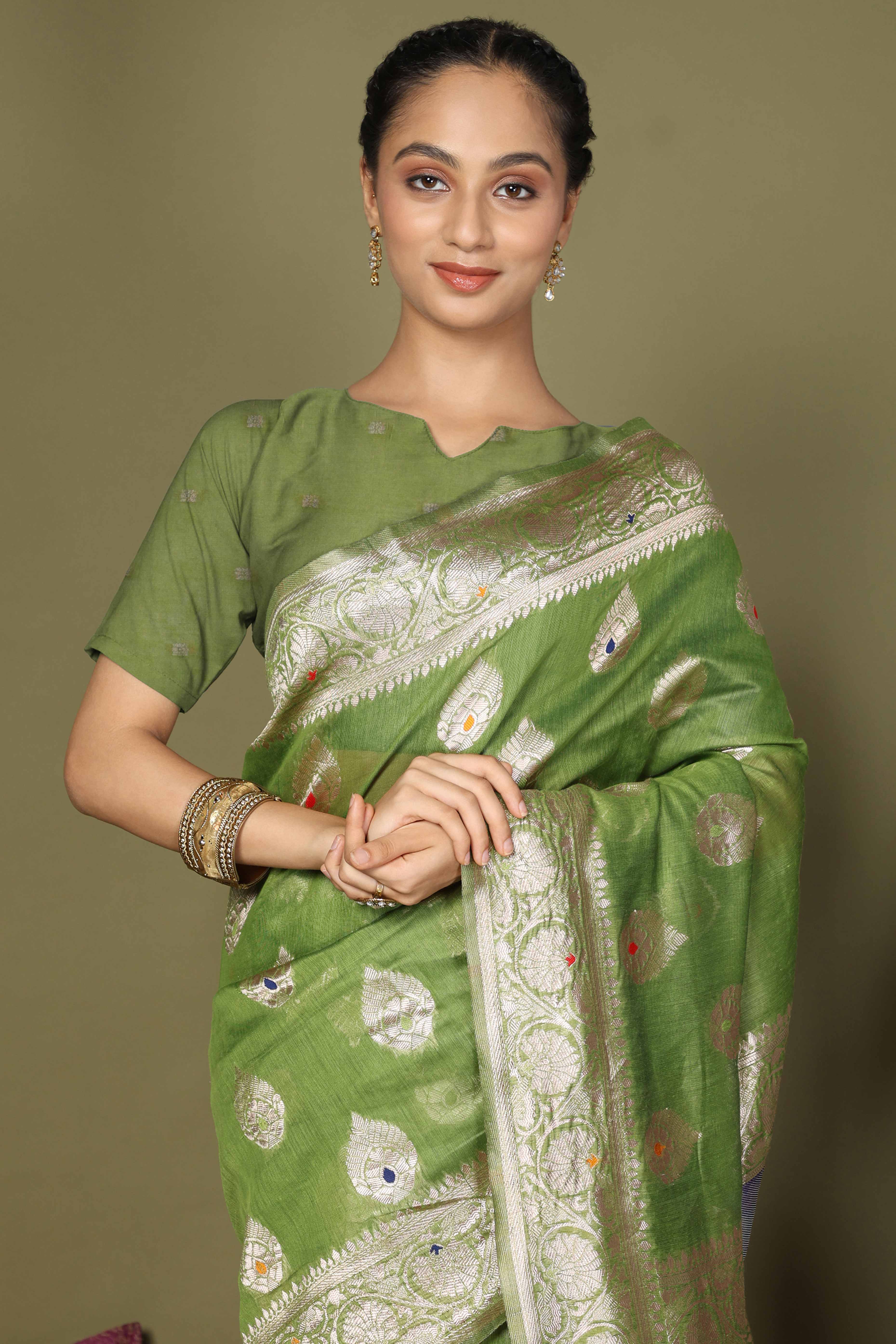 Green Saree In Linen Cotton Featuring Floral Zari Weaving & Digital Printed Pallu