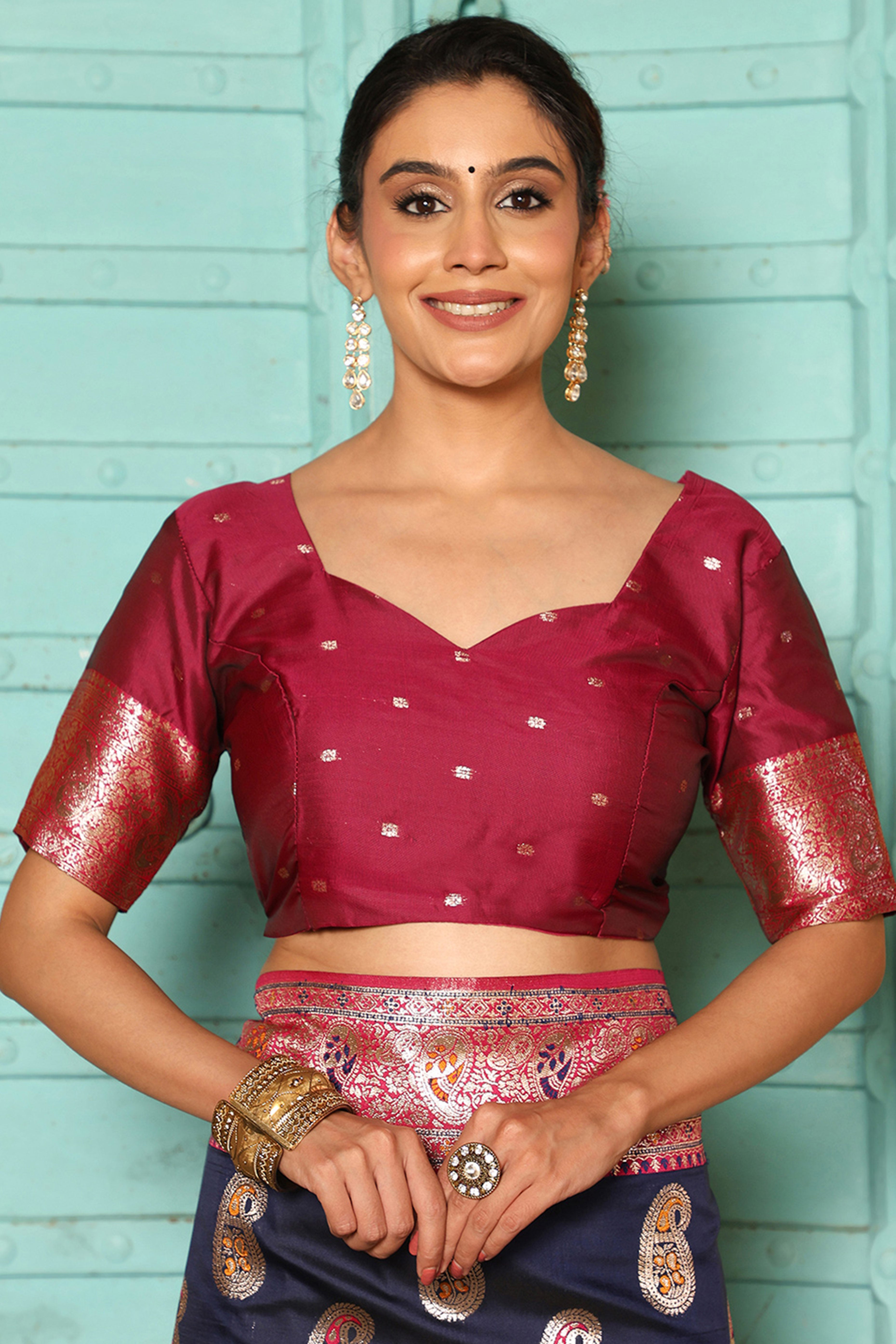 Designer Navy Blue Silk Blend Saree with Timeless Paisley Pattern in Zari Weaving