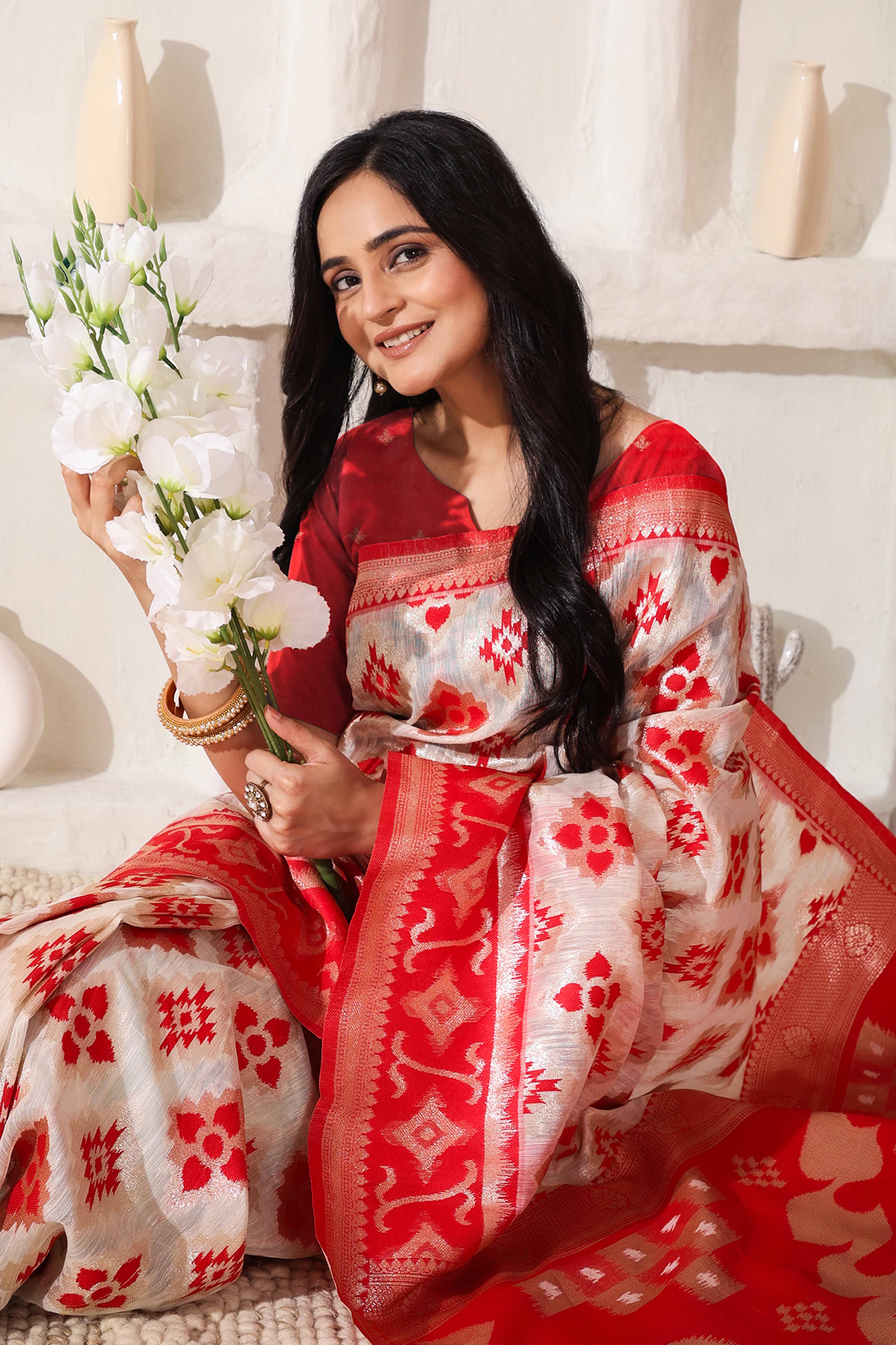 Traditional Zari Weaving On White & Red Linen Cotton Saree With A Charming Tassel Pallu