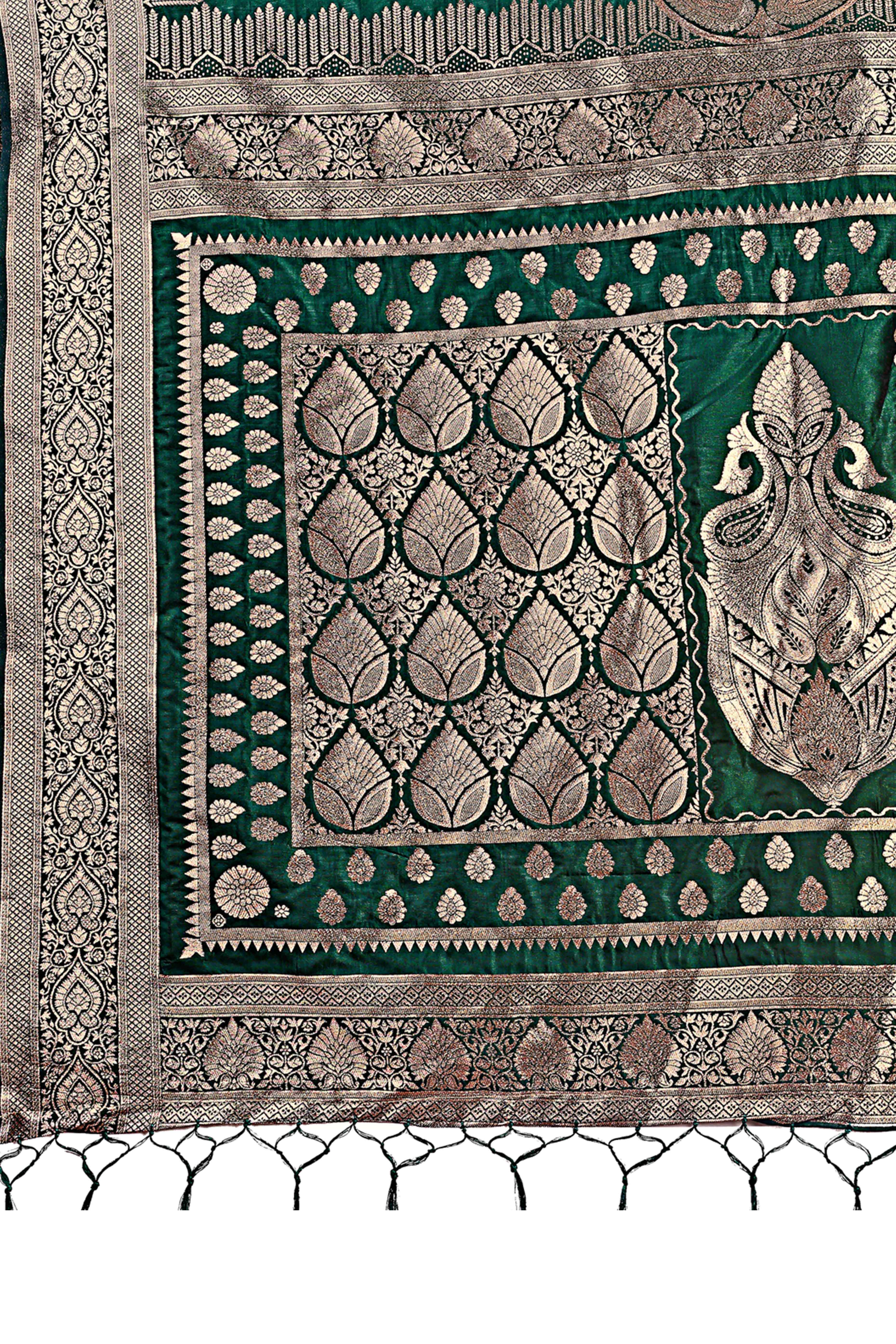 Elegant Green Floral Zari Woven Kanjivaram Silk Saree Crafted for Timeless Festive Glamour