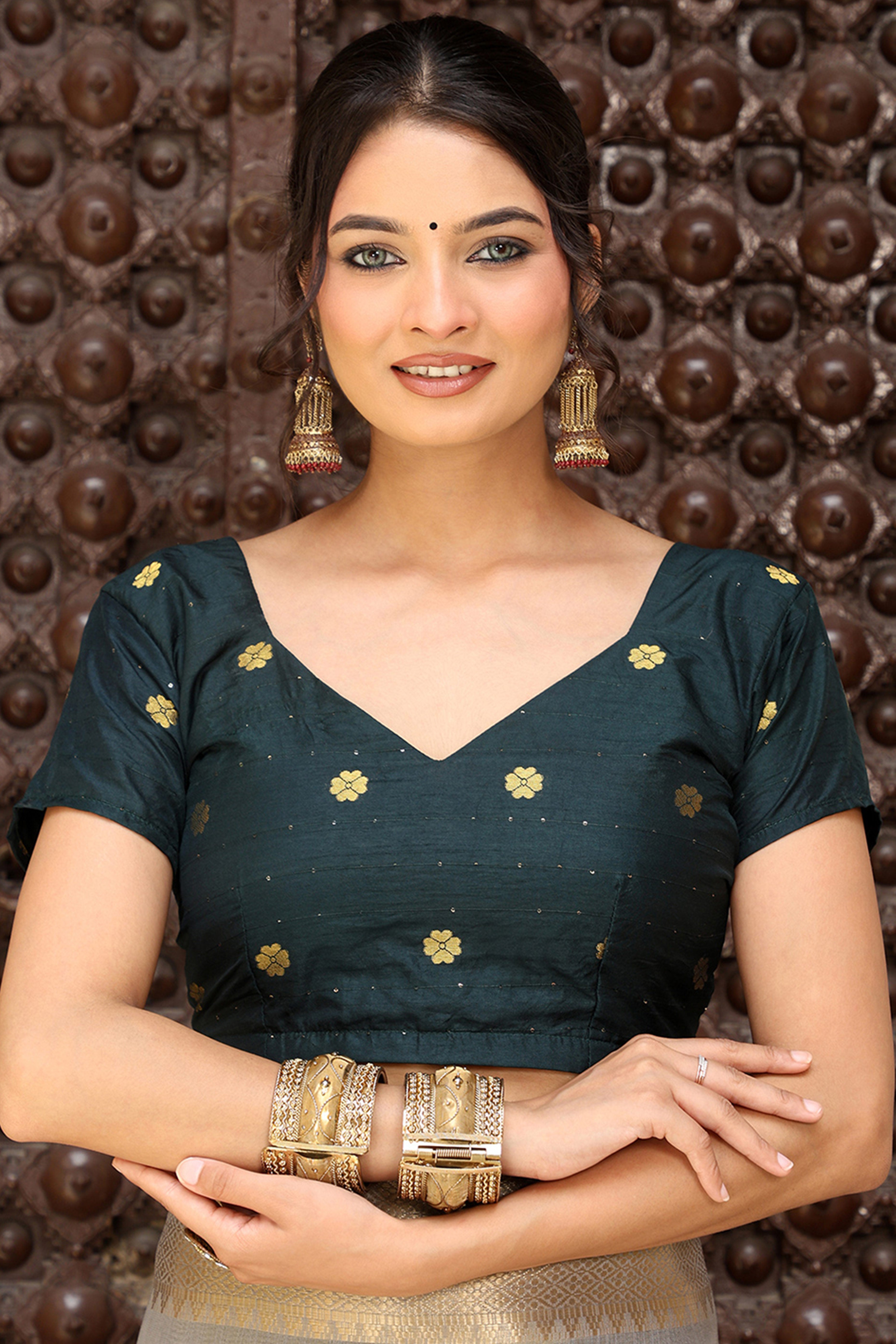 Trendy Grey Cotton Blend Saree Showcasing Elegant Zari Weaving & Tassel Border Pallu