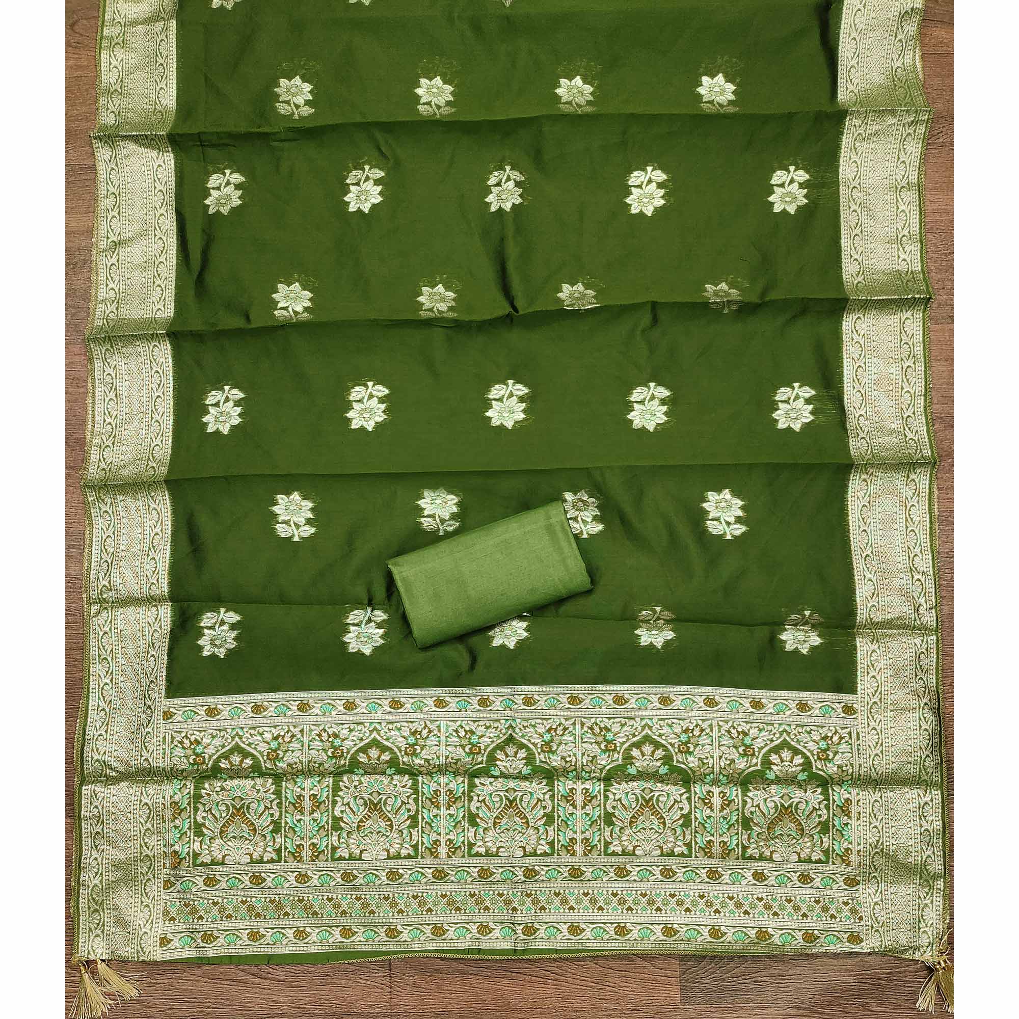 Unstitched Green Jacquard Dress Set with Traditional Zari Weaving