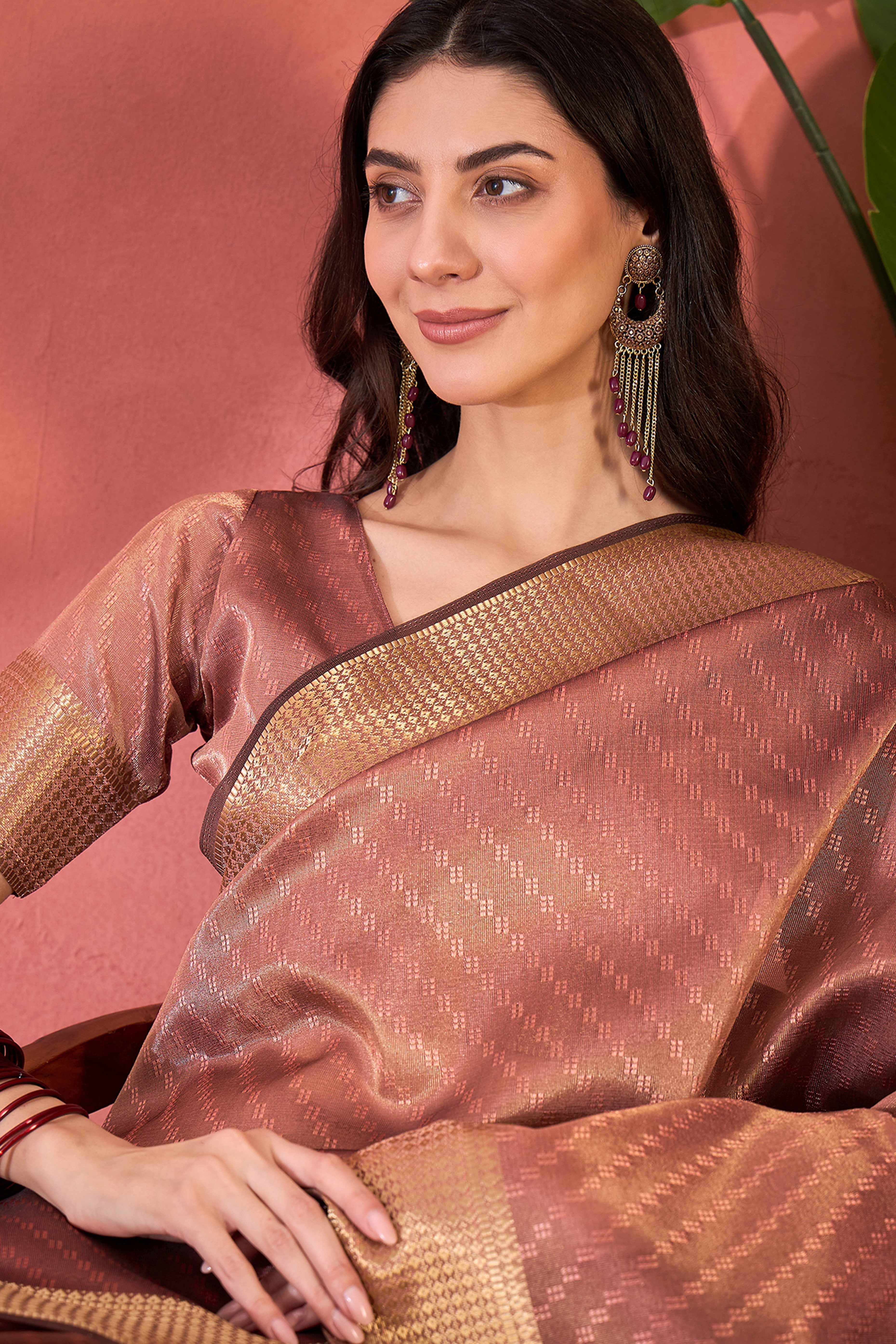 Mauve Khadi Organza Saree Intricate Weaving & Sparkling Stonework With Tassel Pallu