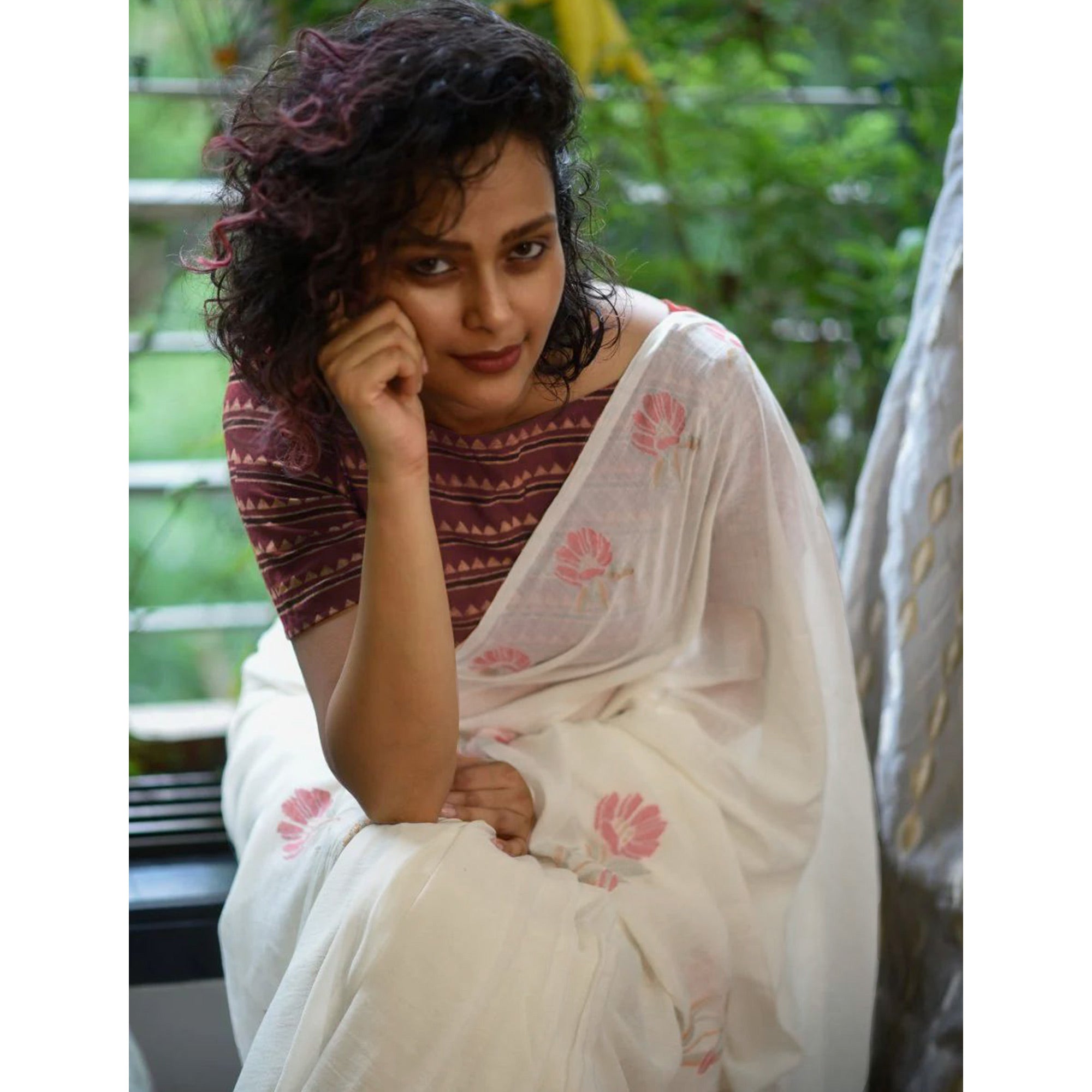 White Floral Digital Printed Linen Saree