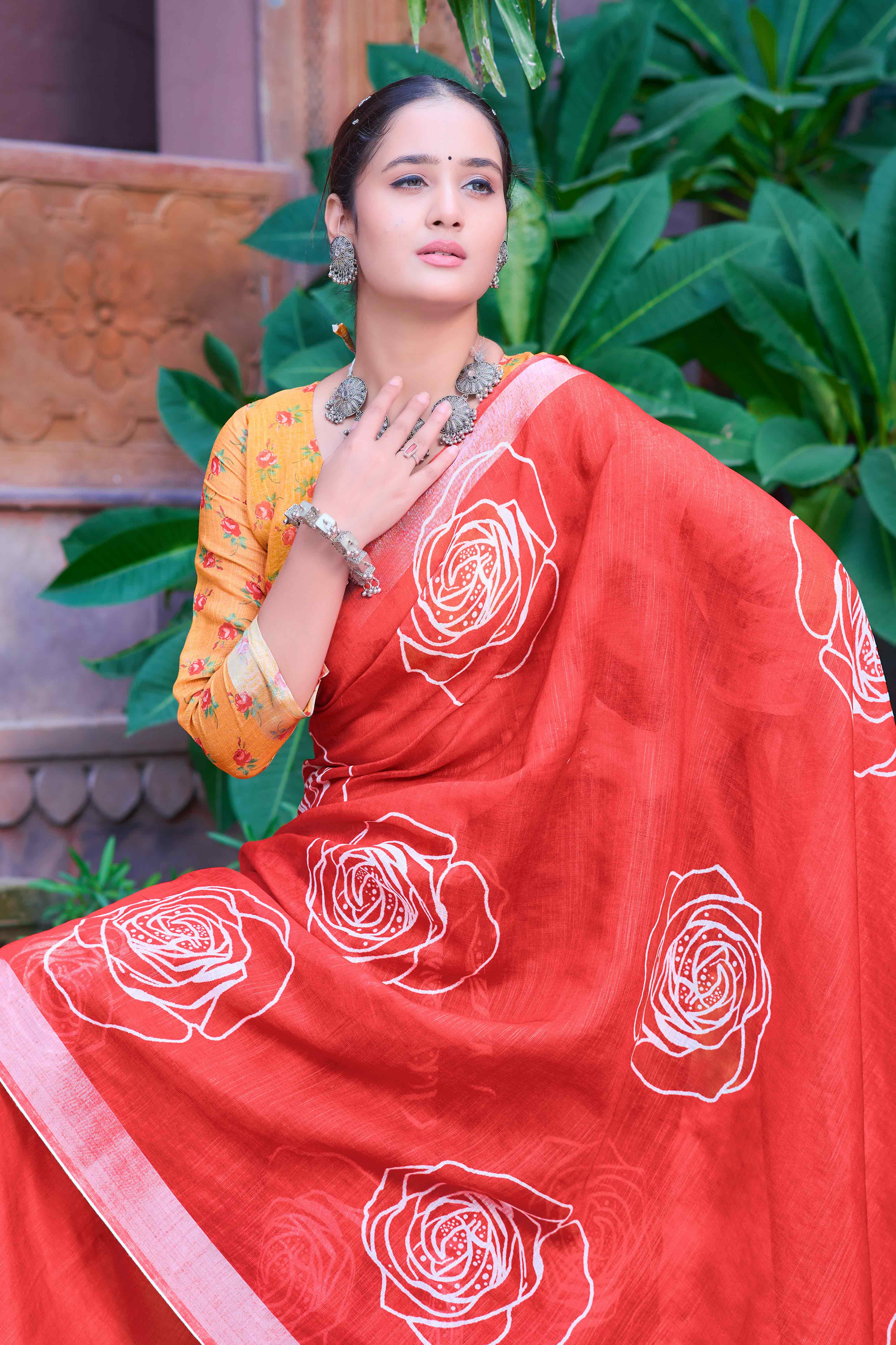 Red Floral Printed Linen Saree
