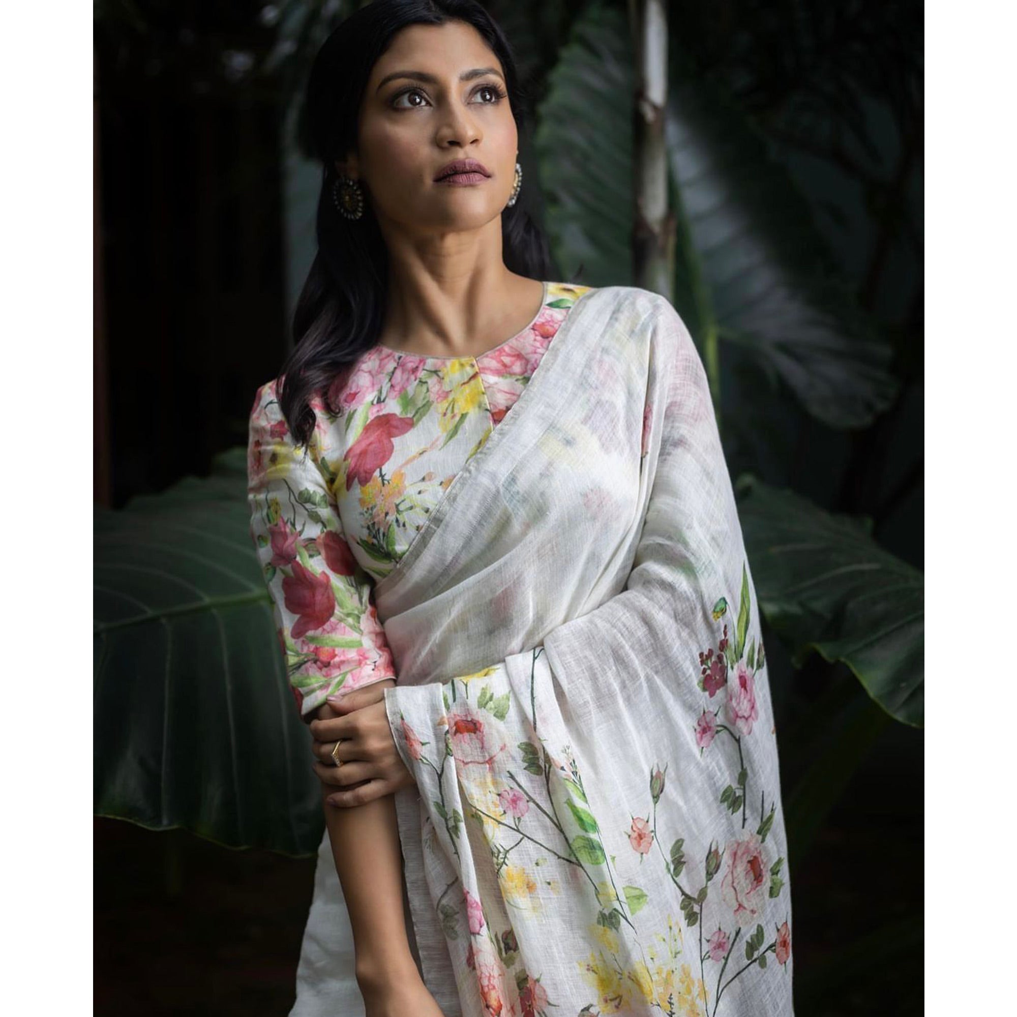 White Floral Digital Printed Linen Saree