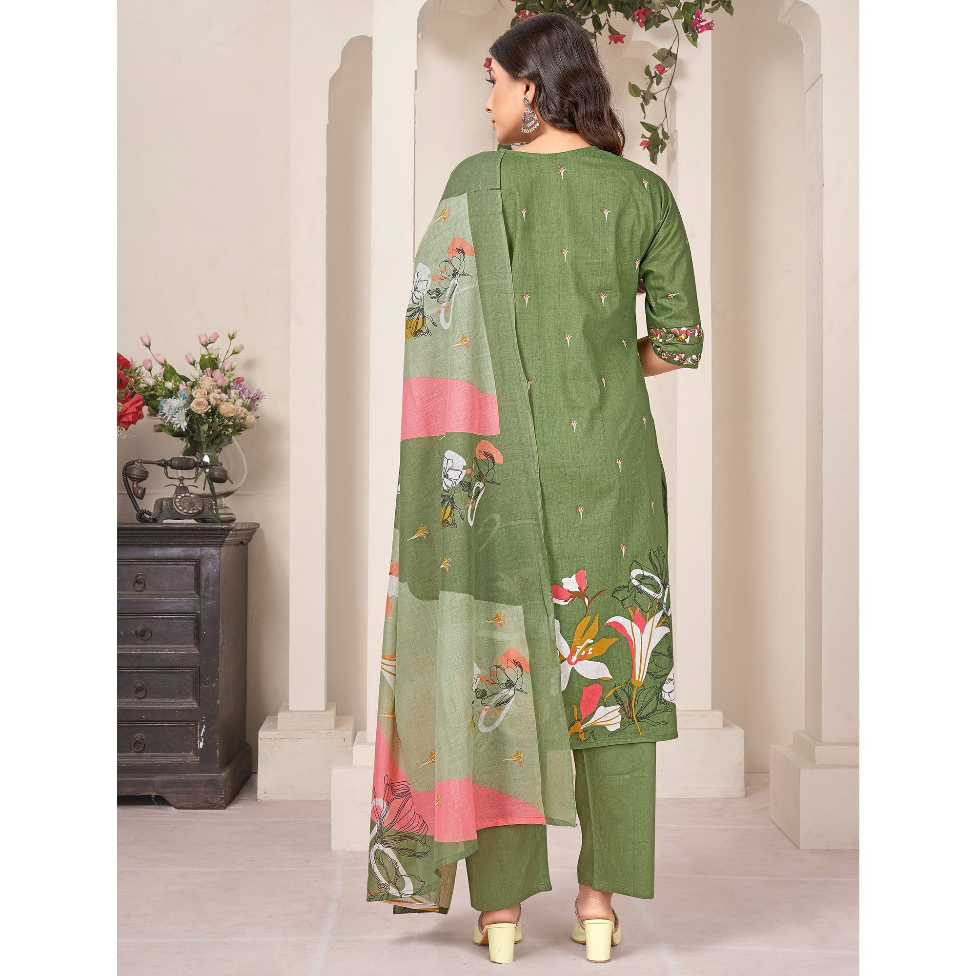 Green Floral Printed Pure Cotton Straight Salwar Suit