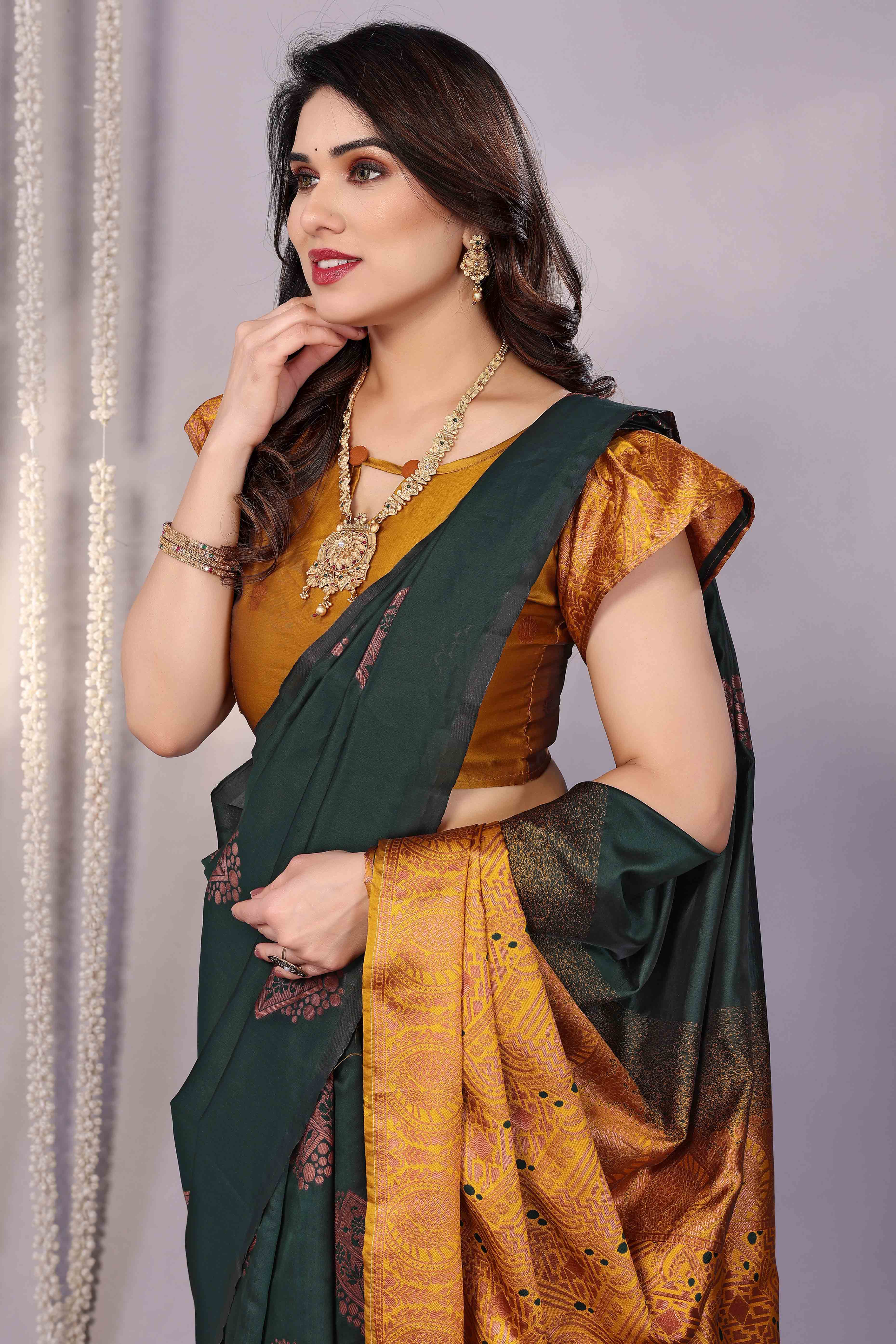 Green Banarasi Silk Saree Adorned With Floral Zari Weaving