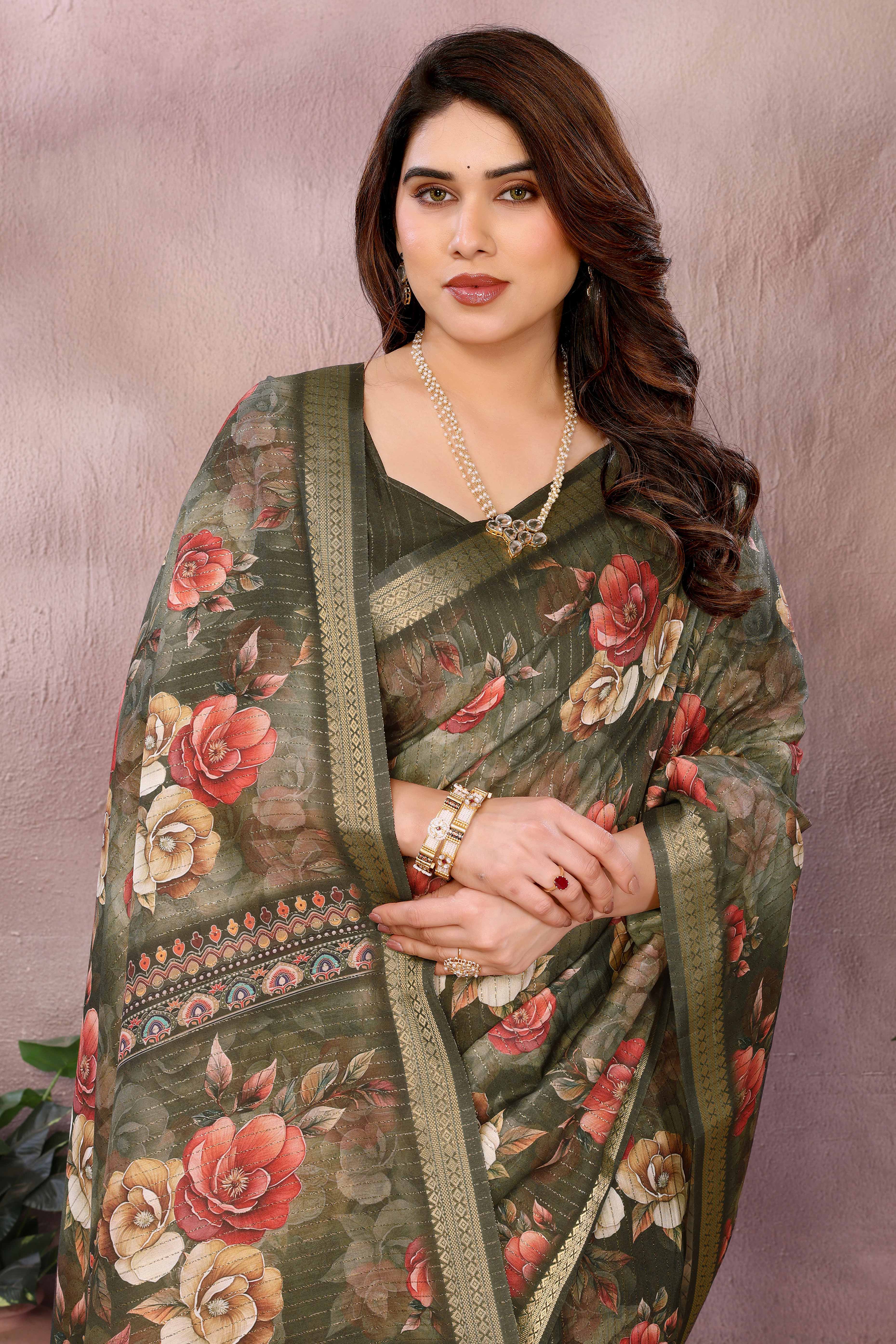 Mehendi Green Zari Woven Saree with Floral Motifs in Cotton Blend Fabric