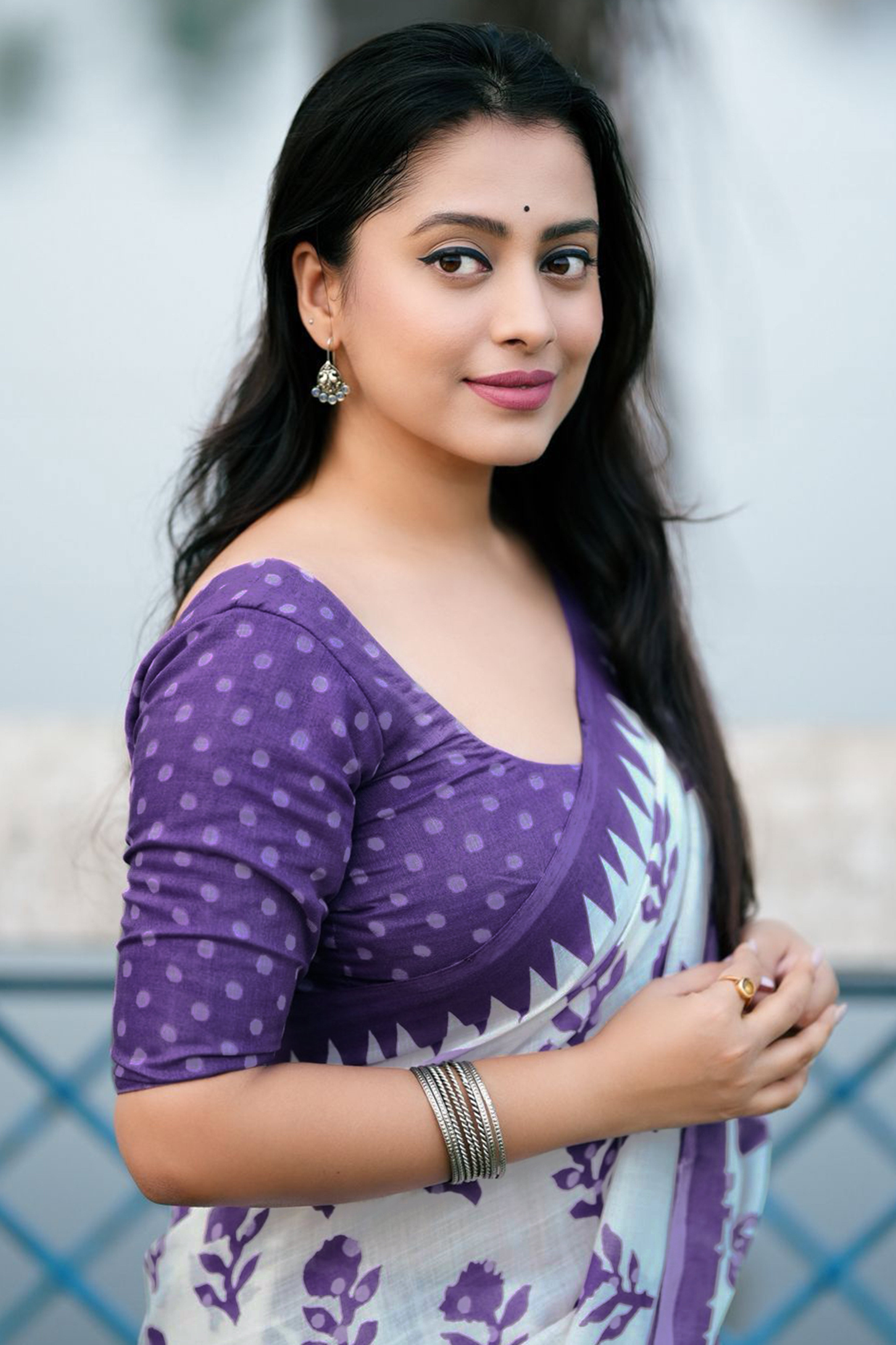 Lightweight White & Purple Floral Print Linen Saree Perfect Blend of Comfort and Style