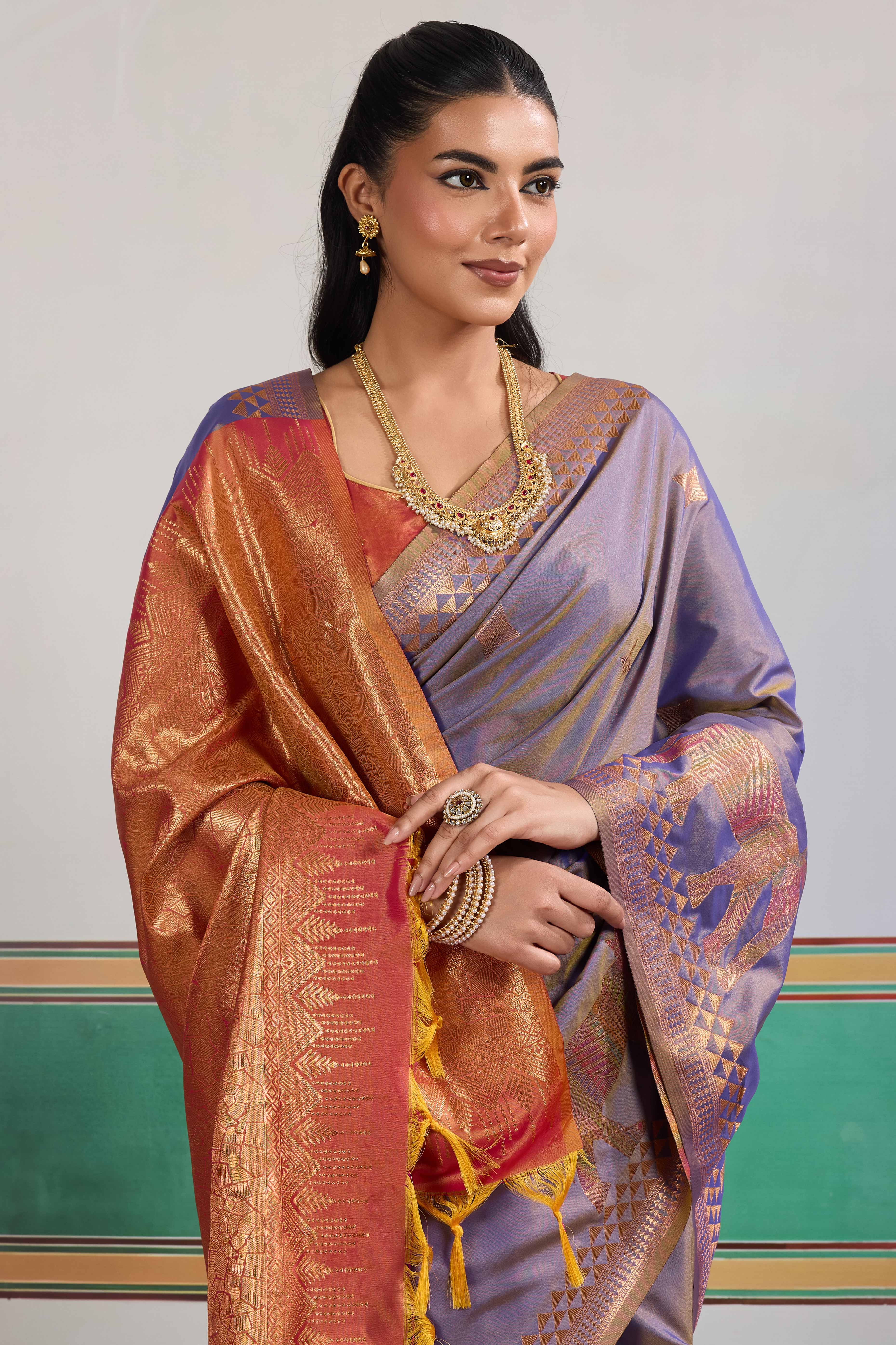 Traditional Lavender Pure Silk Saree Featuring Elephant Motif Zari Weaving & Tassel Pallu