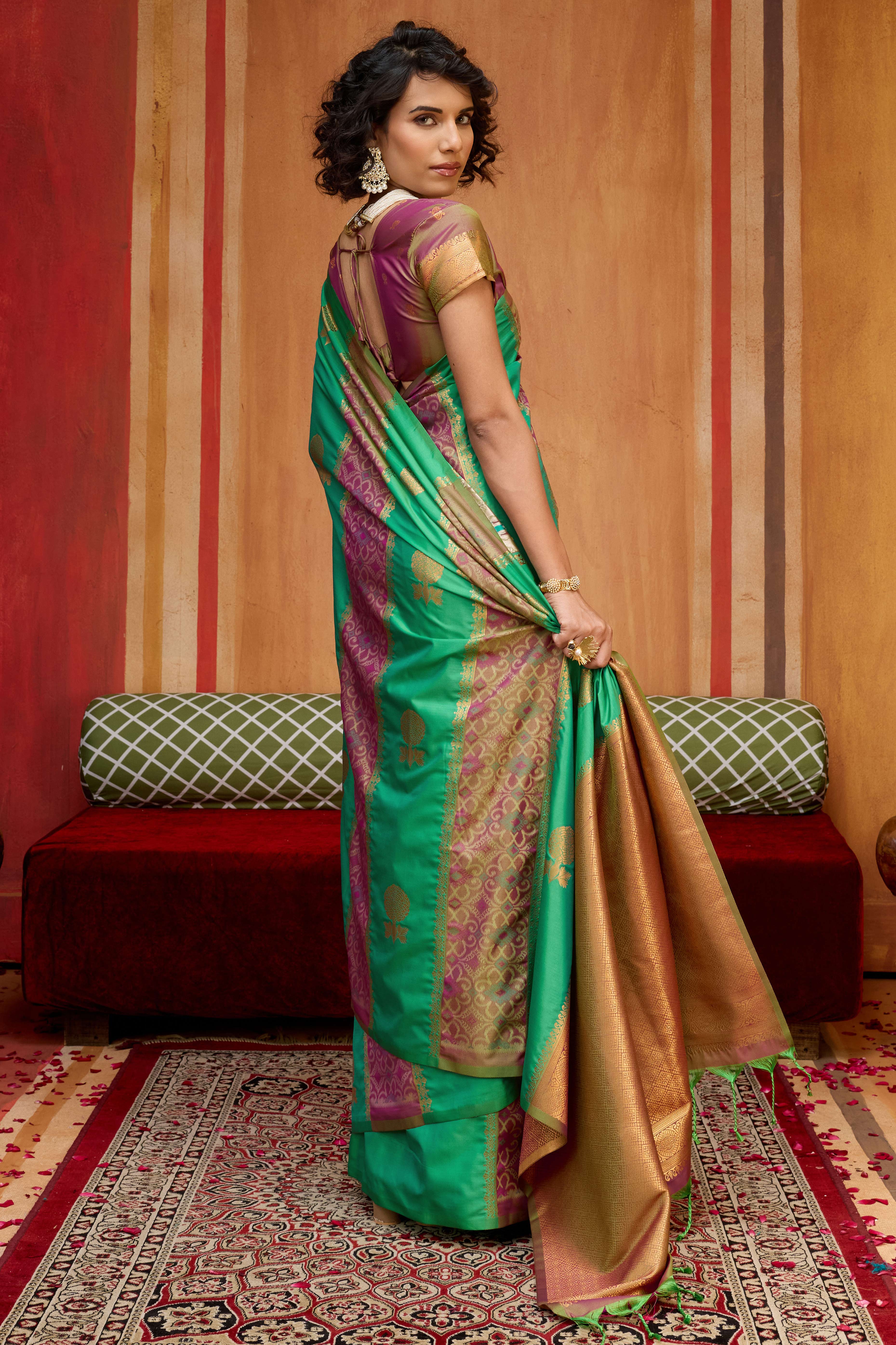 Classic Parrot Green Floral Handloom Weaving Art Silk Saree With Statement Tassel Pallu