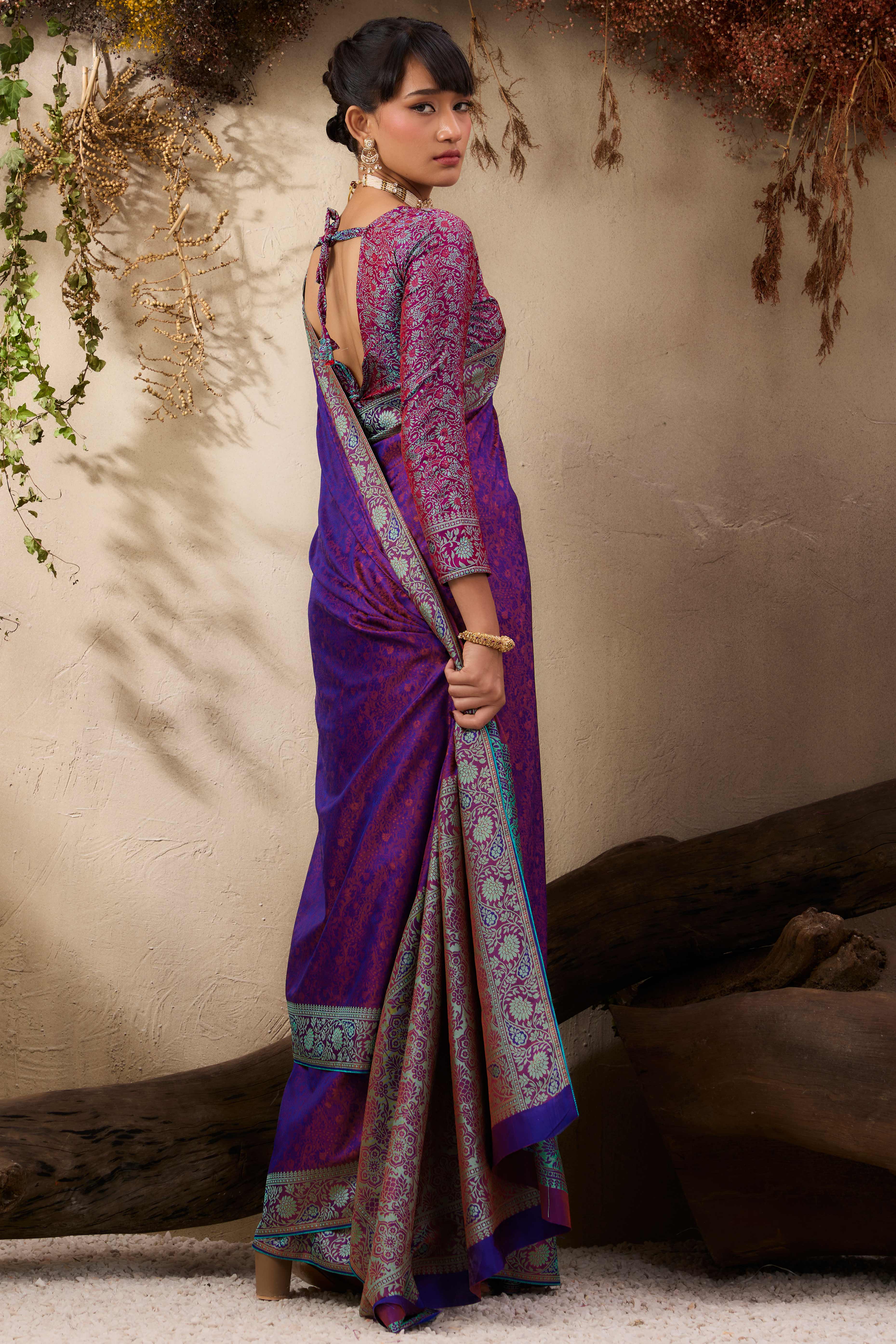 Purple Pure Silk Kanjivaram Handloom Saree Enhanced with Zari Woven Patterns