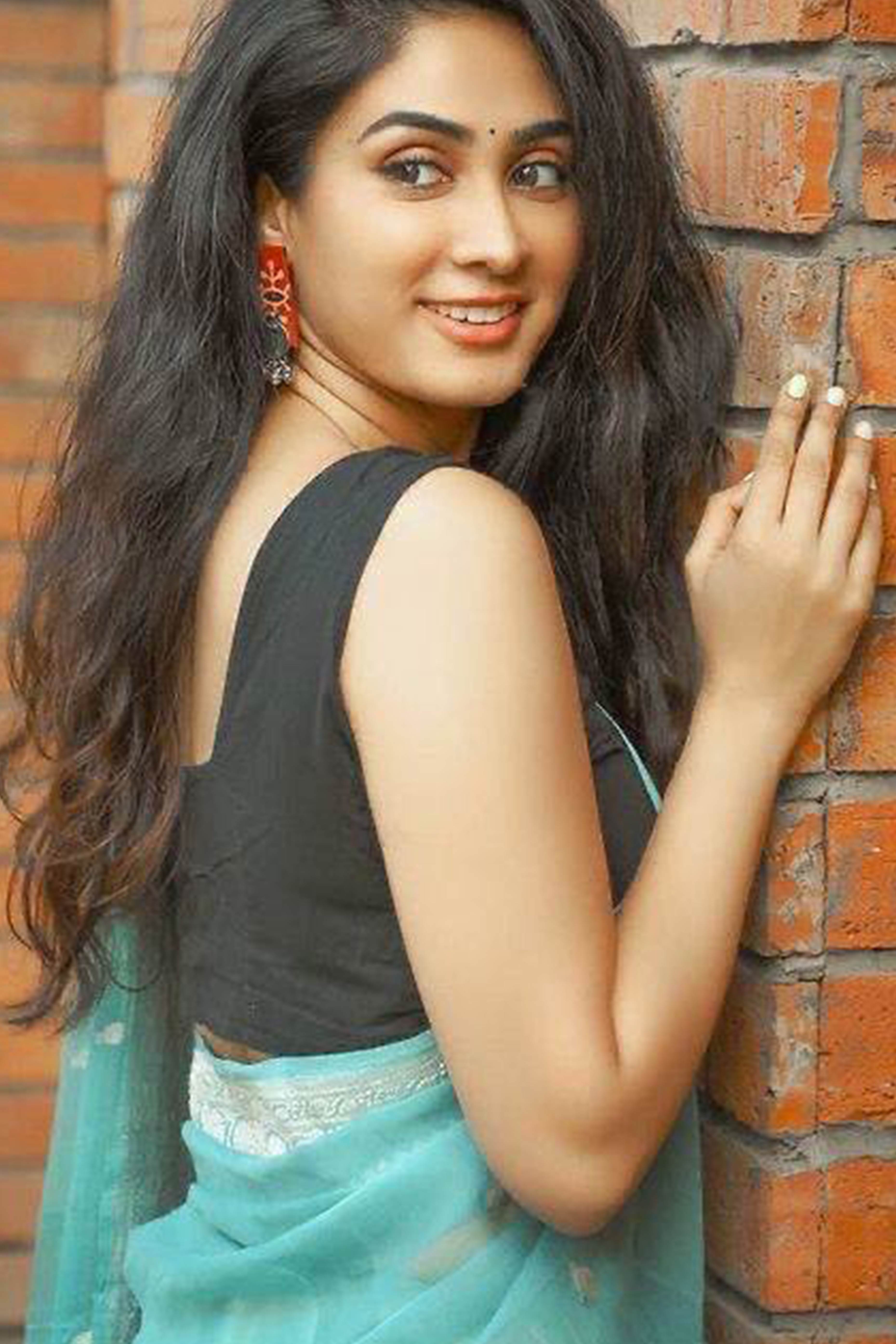 Sea Green Soft Linen Cotton Saree with Zari Weave Elegance