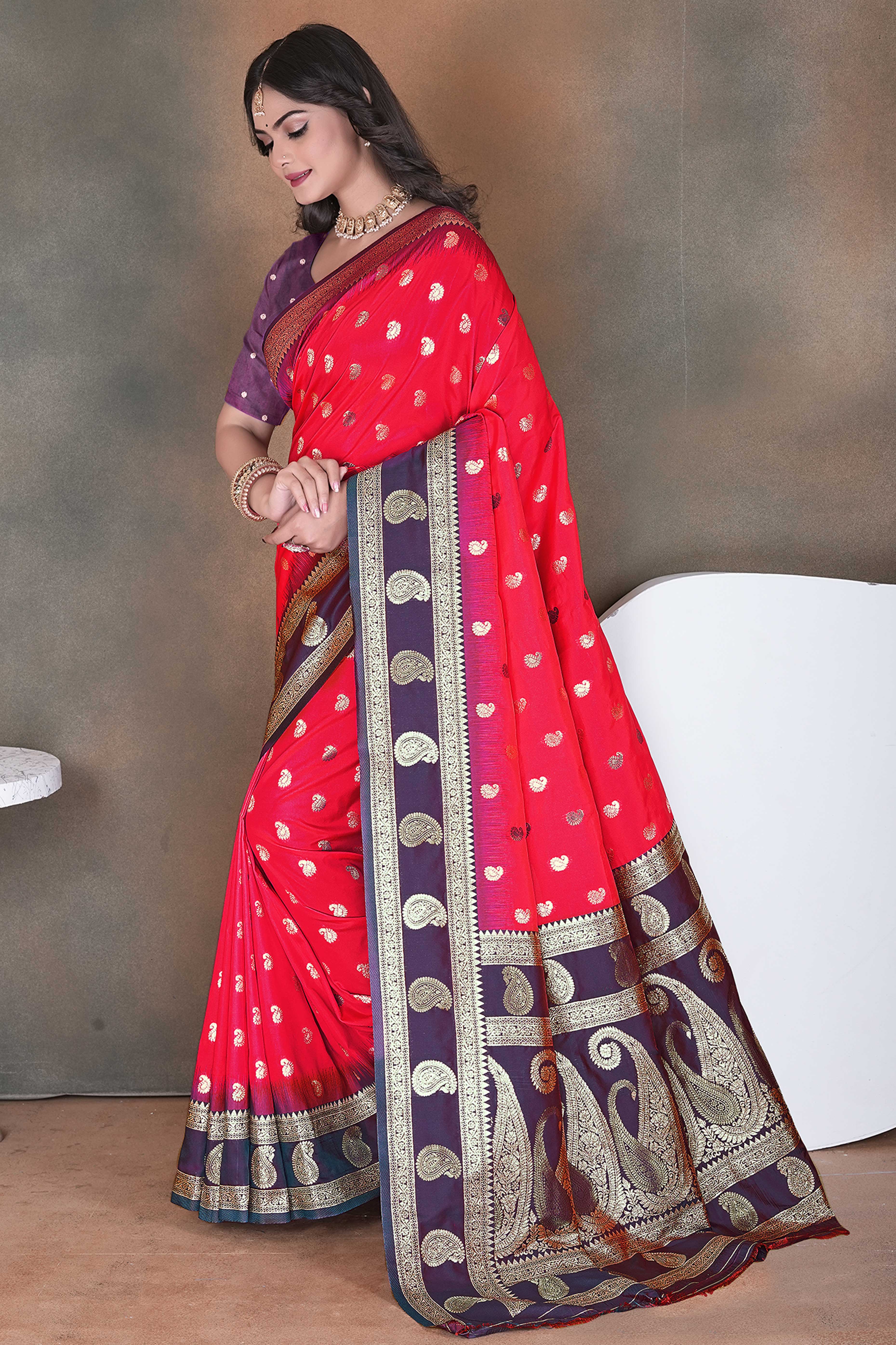 Pink Art Silk Saree Adorned With Zari Woven Paisley Motifs & Rich Banarasi Pallu