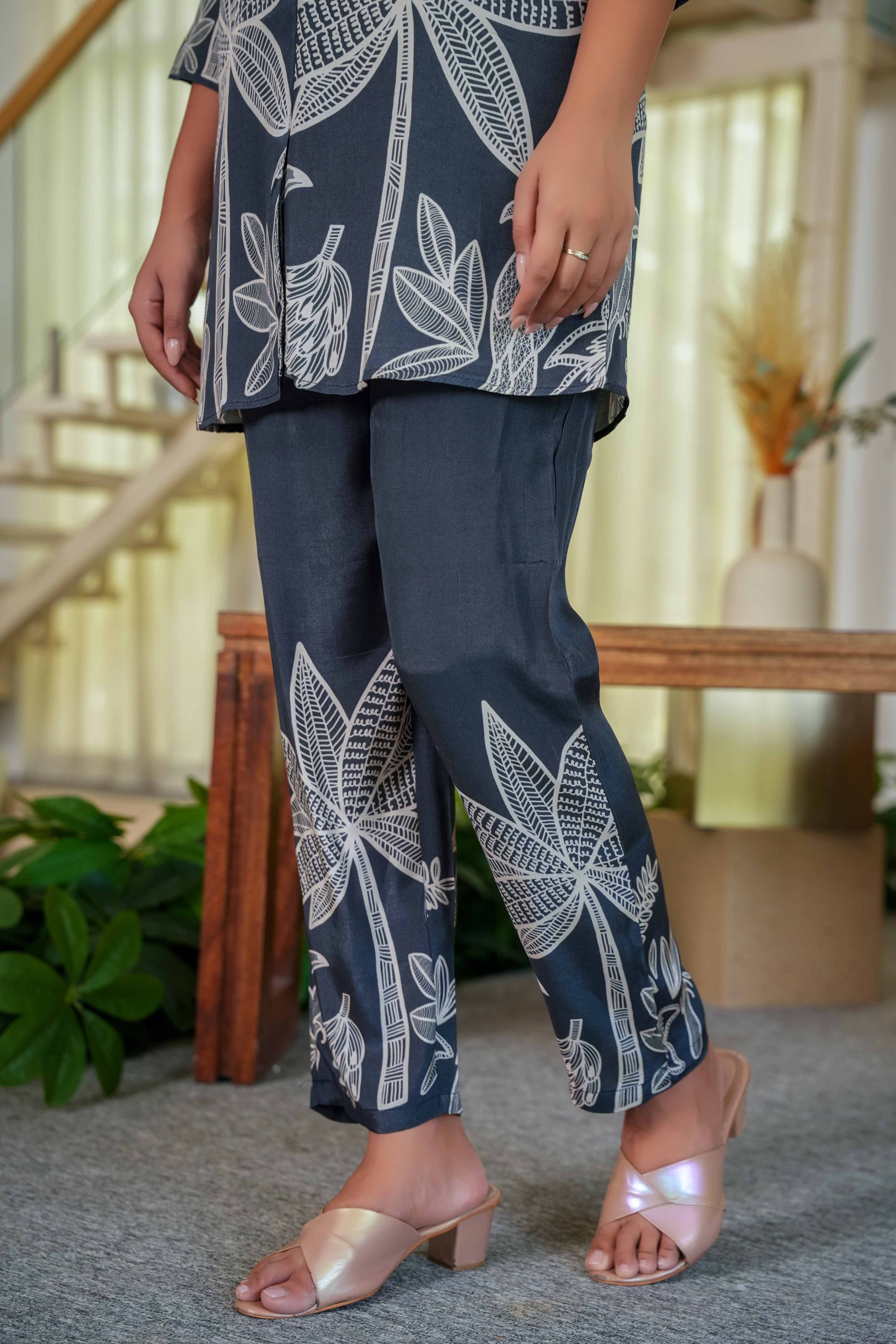 Dazzling Black Muslin Co-Ord Set With Elegant Floral Print