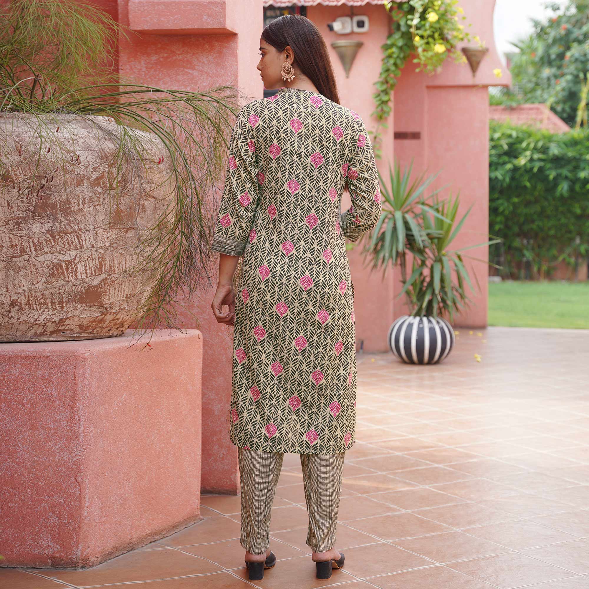 Chikoo Floral Printed Pure Cotton Suit