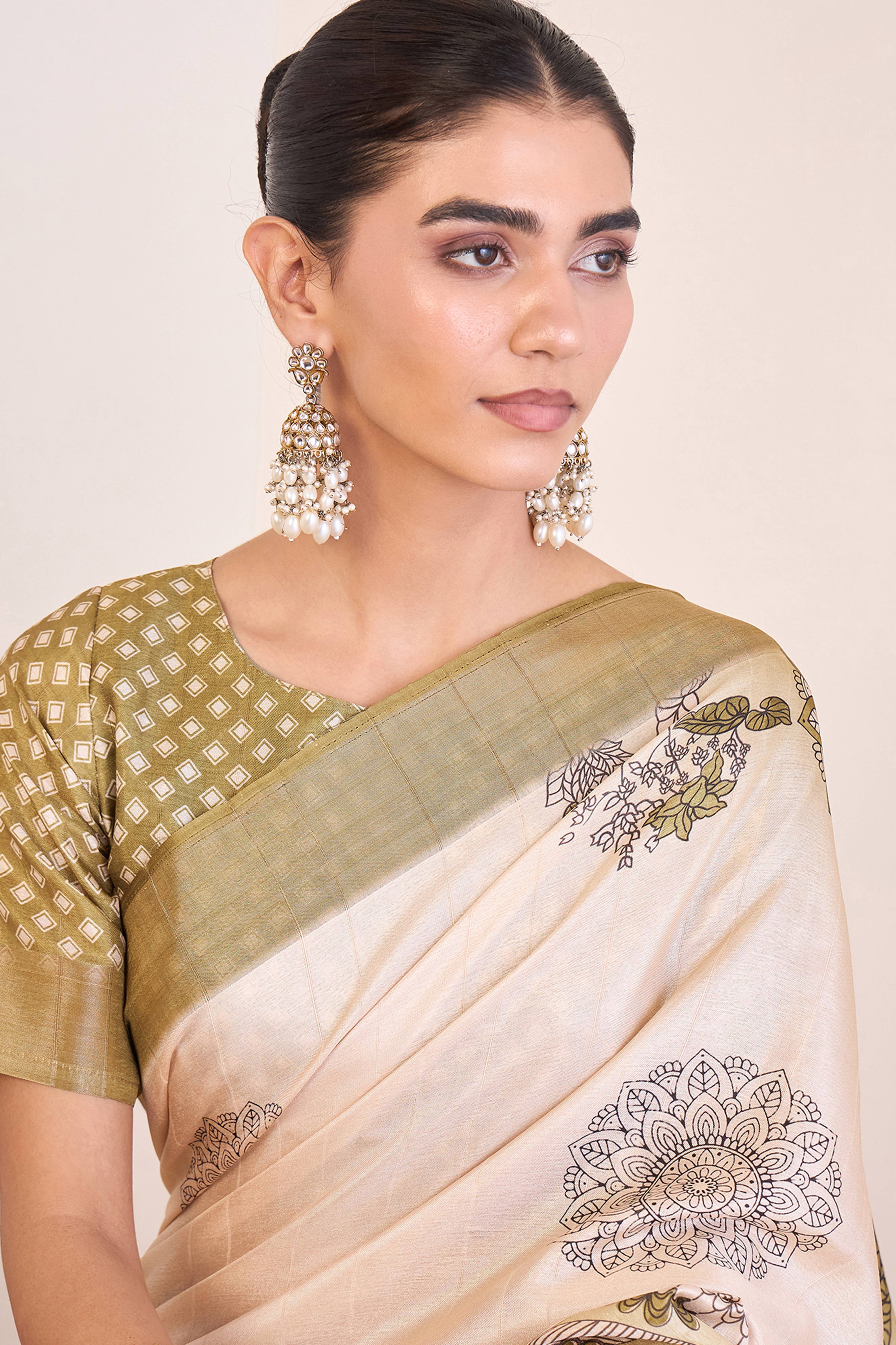Elegant Mehendi Green Floral Printed Kotha Cotton Silk Saree Reflecting Subtle Sophistication