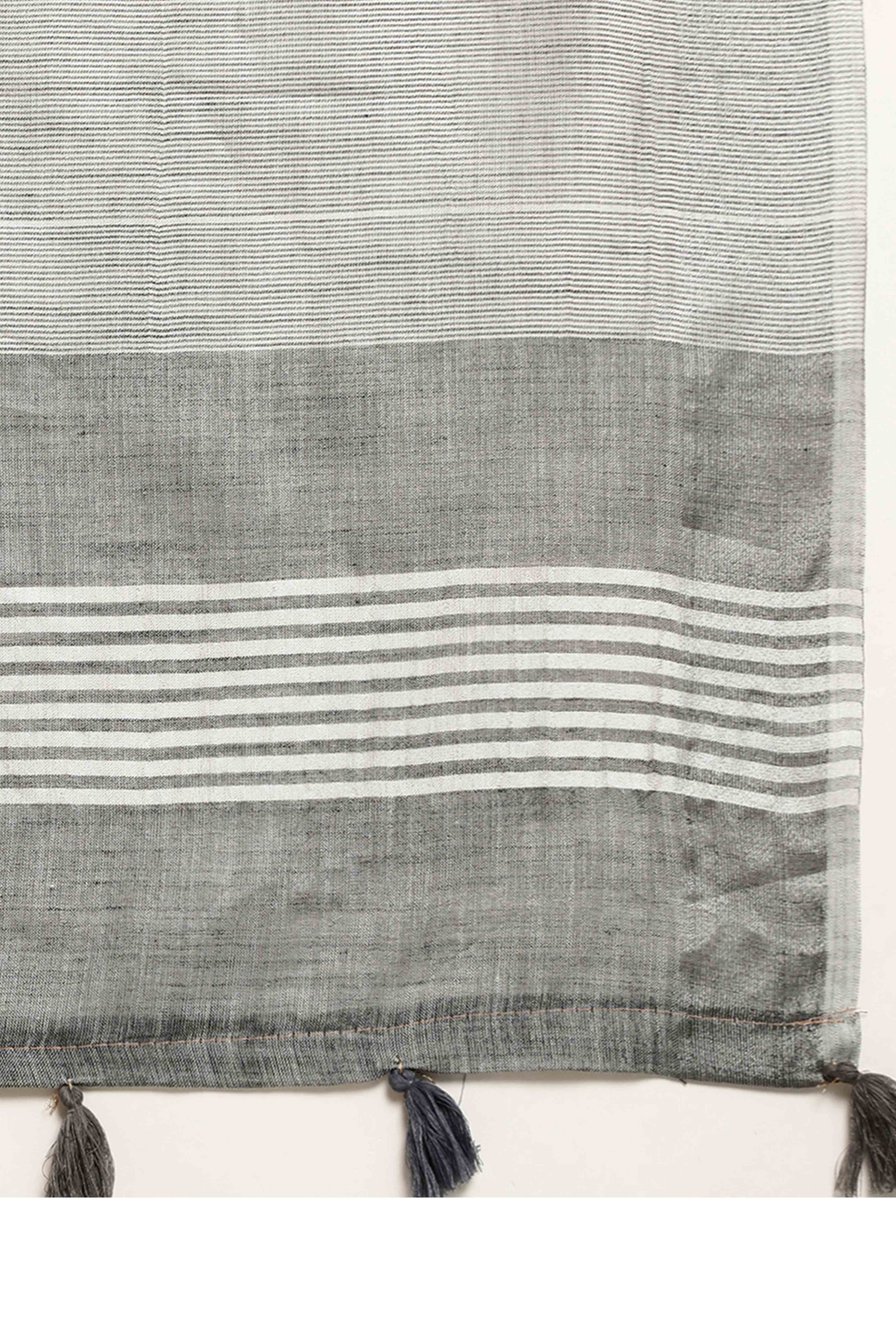 Grey Linen Saree Adorned With Silver Zari Weaving Border & Pallu