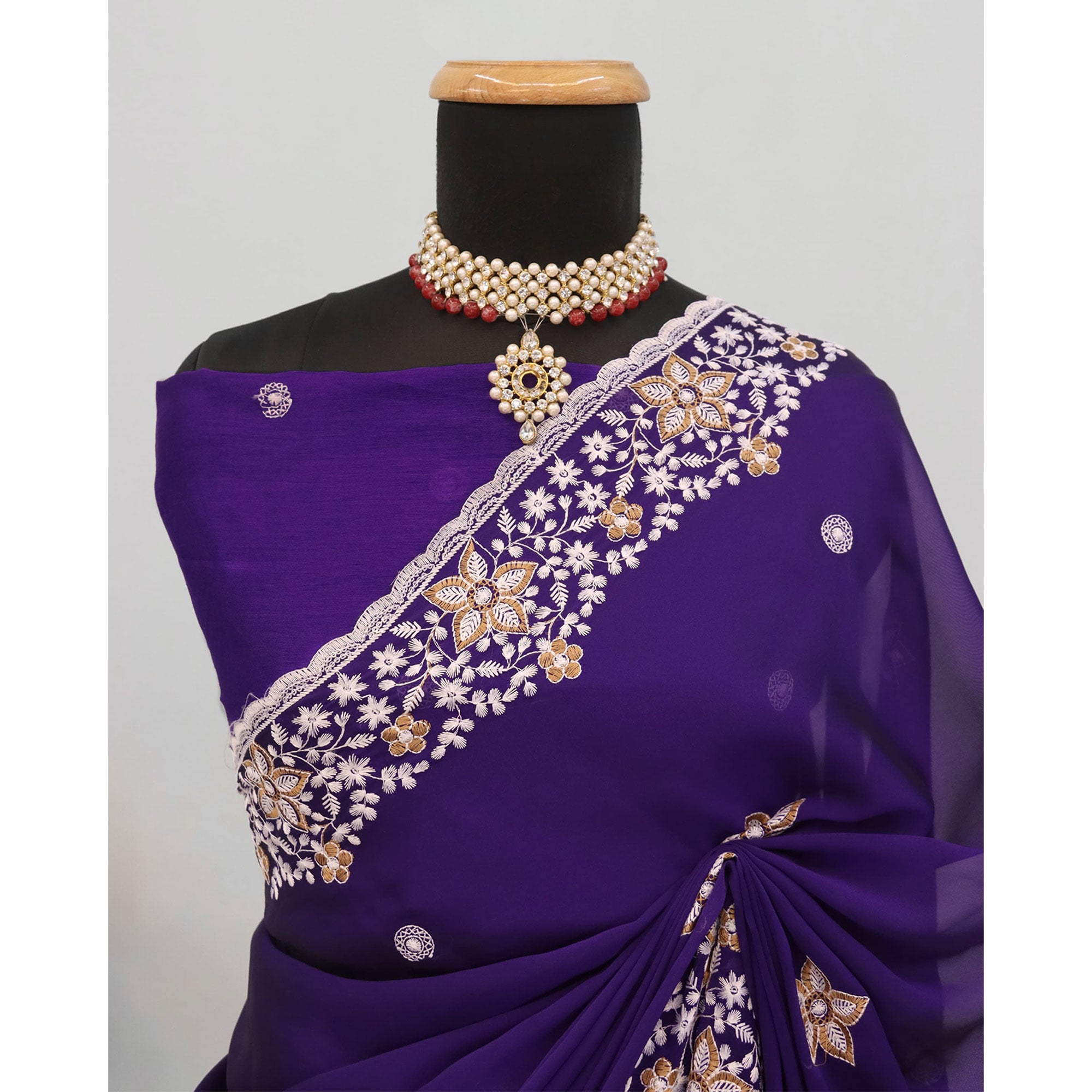 Purple Designer Art Silk Saree Enhanced with Fine Floral Embroidery Work