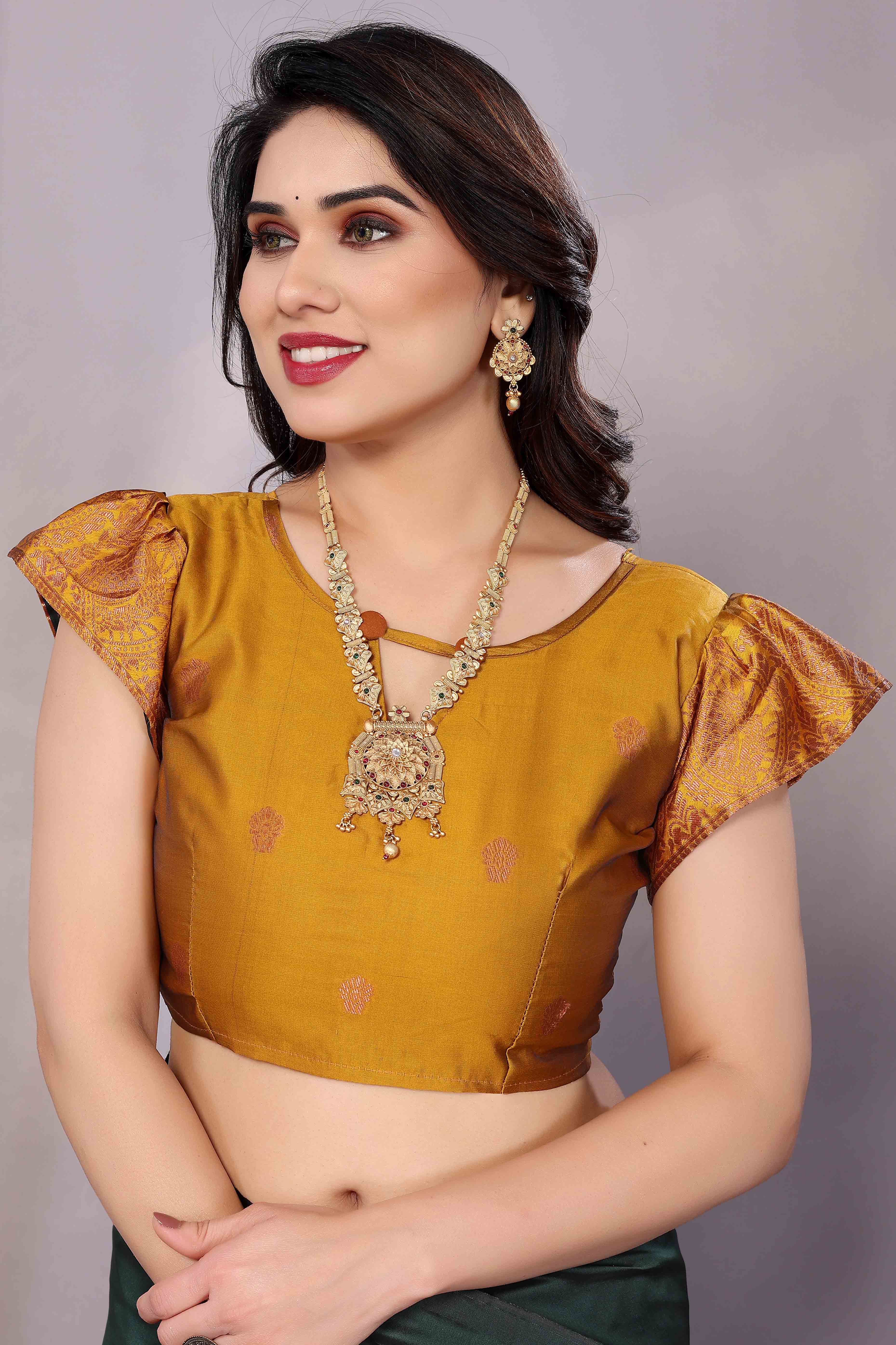 Green Banarasi Silk Saree Adorned With Floral Zari Weaving