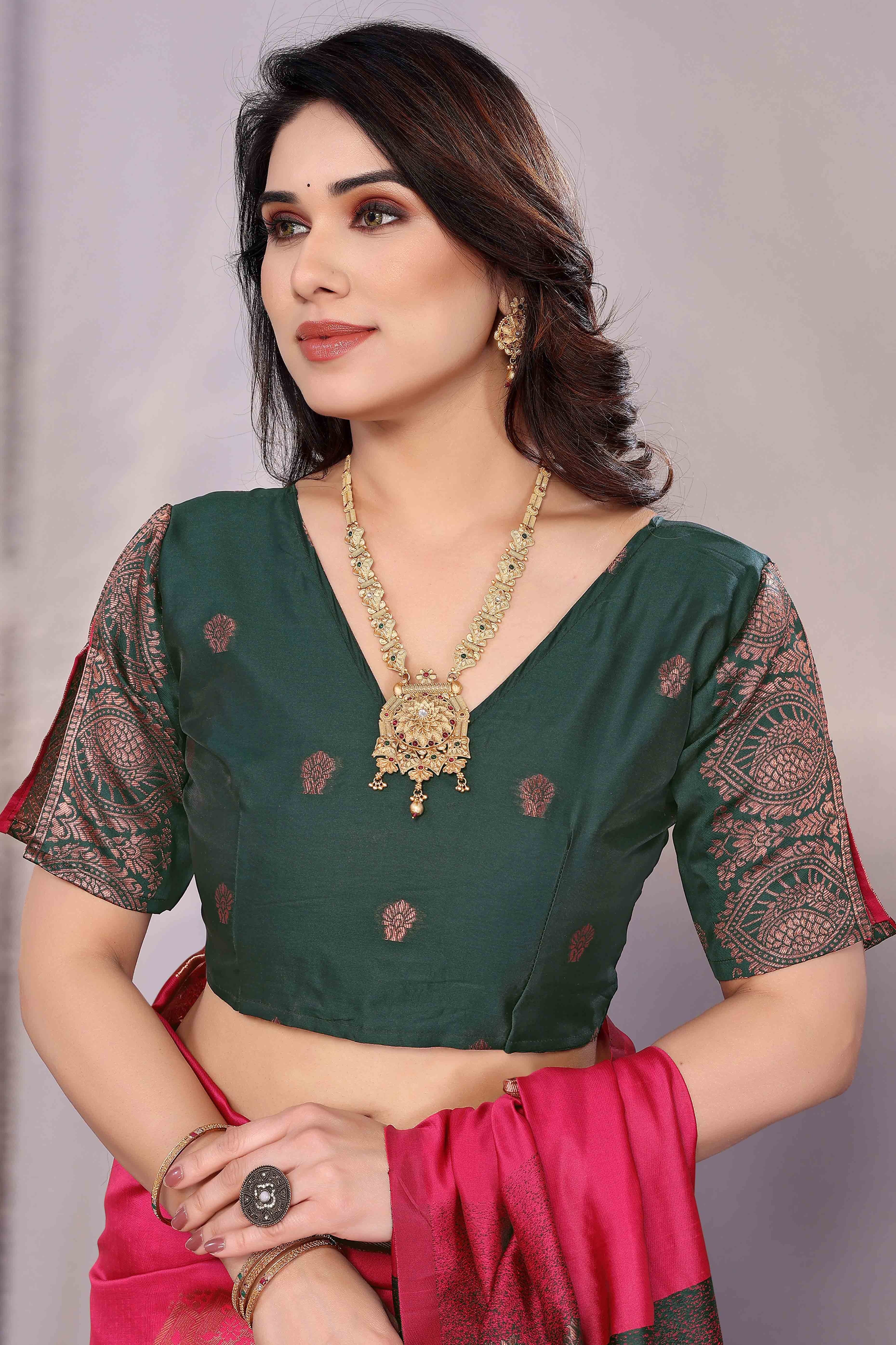 Pink Banarasi Silk Saree Adorned With Floral Zari Weaving