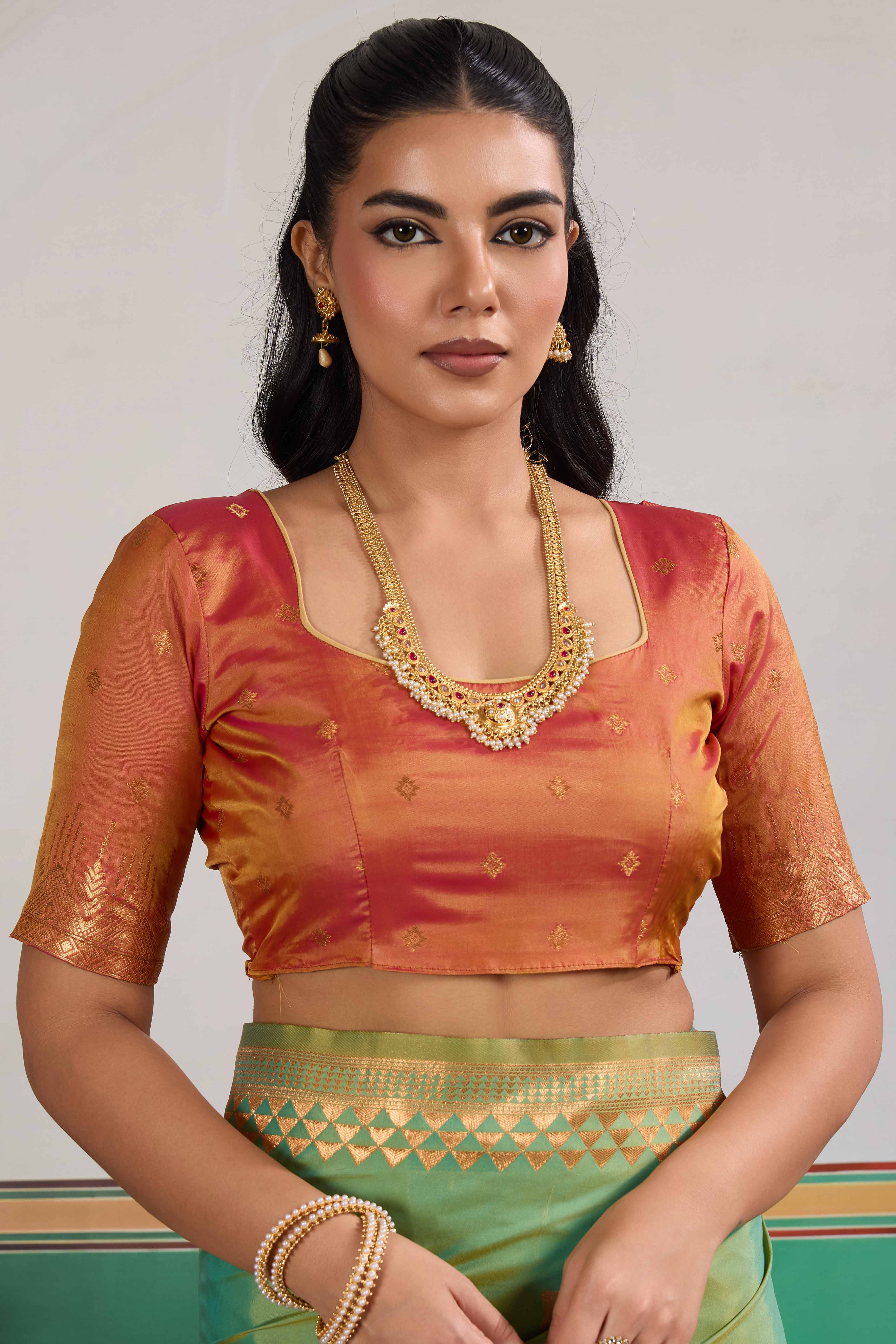 Traditional Green Pure Silk Saree Featuring Elephant Motif Zari Weaving & Tassel Pallu